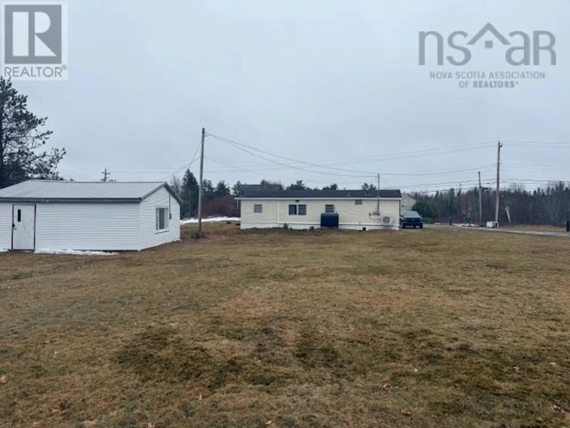800 Highway 208 - Image 9