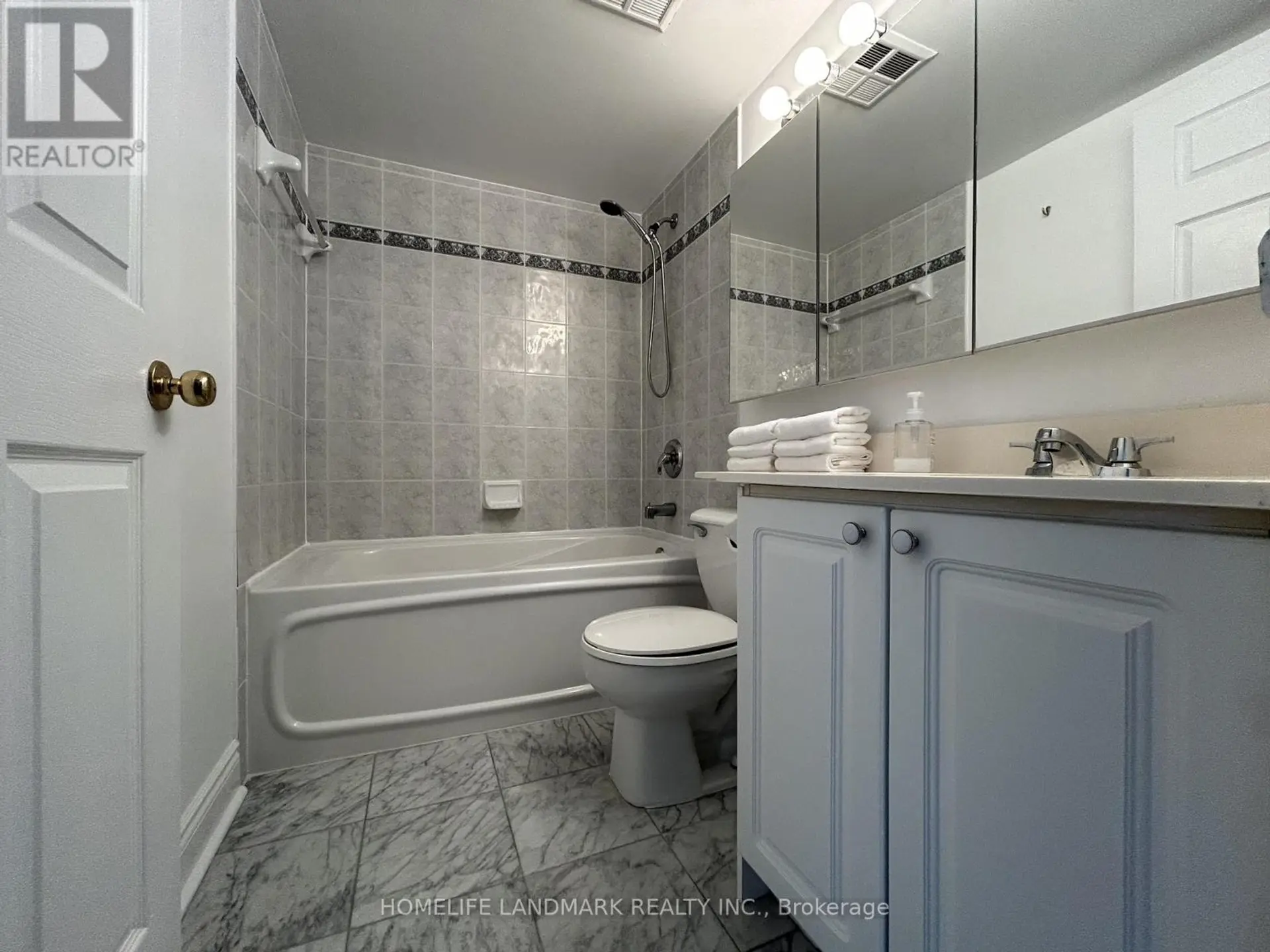 #1204 909 BAY STREET - Image 13
