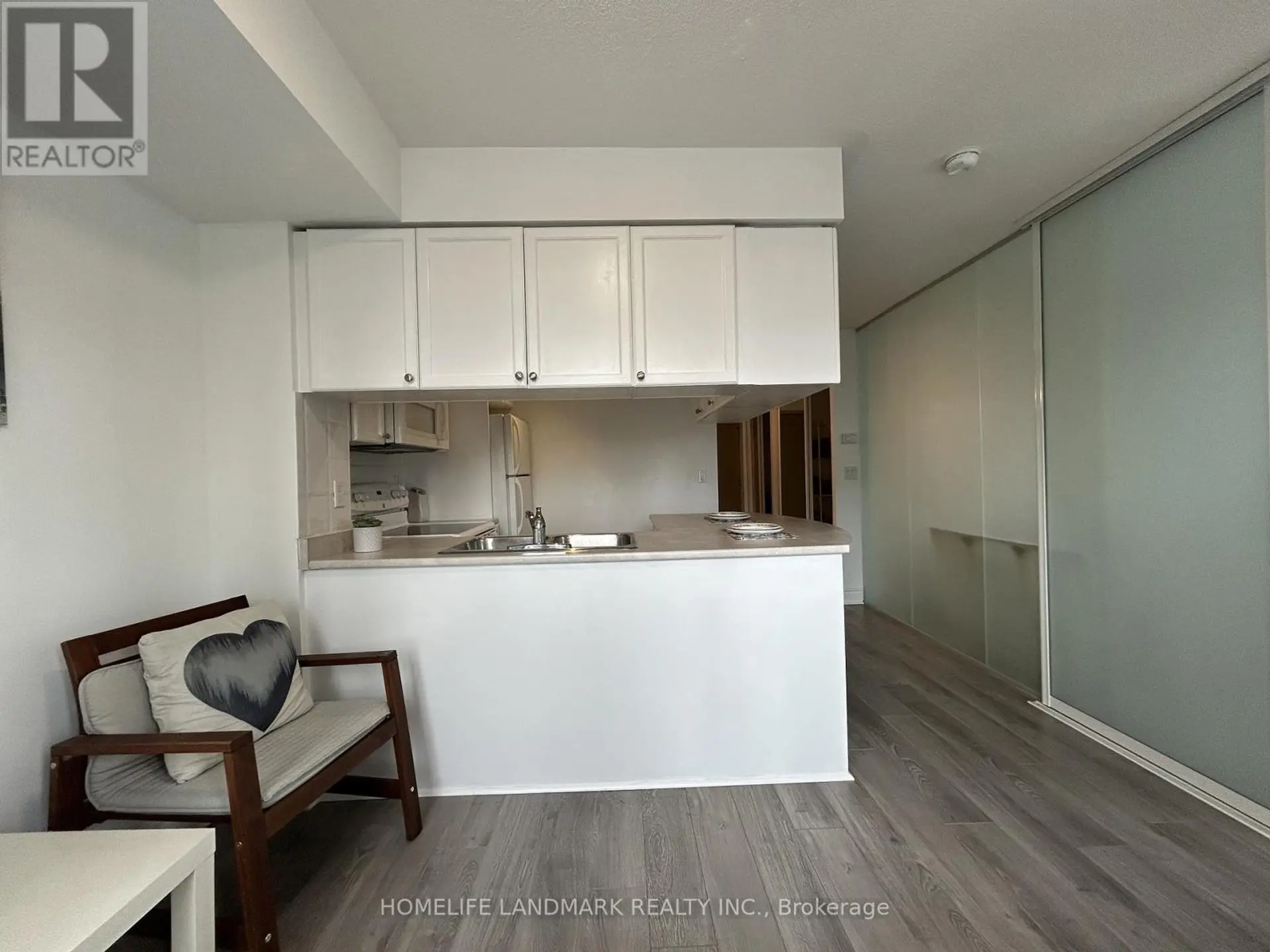 #1204 909 BAY STREET - Image 7