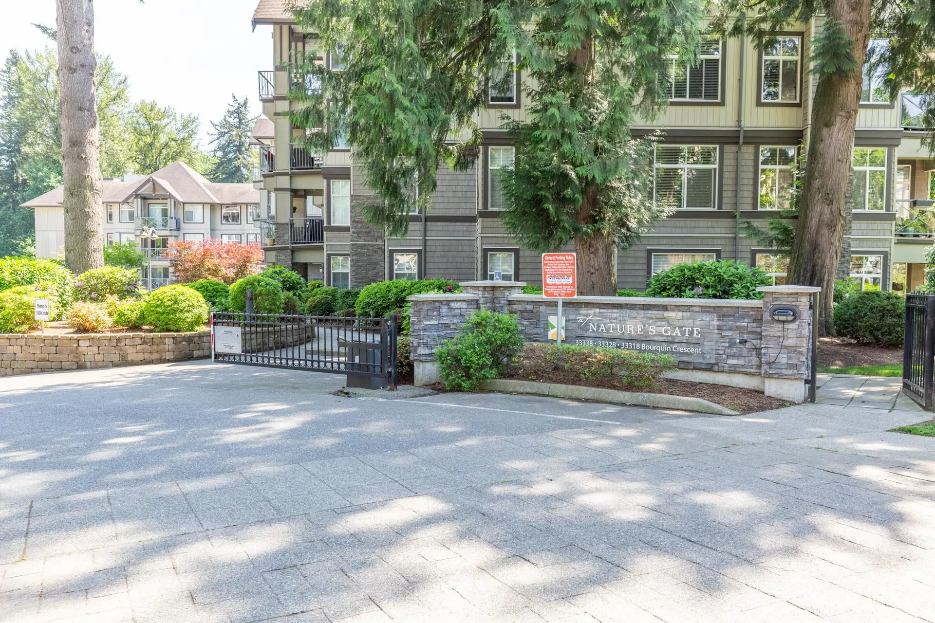 Property at #202 33318 E Bourquin Crescent, Abbotsford, BC