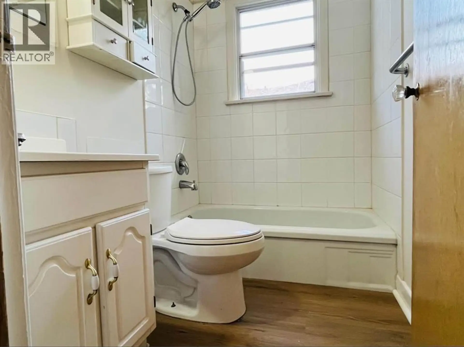 428 32 Avenue NW - Image 12