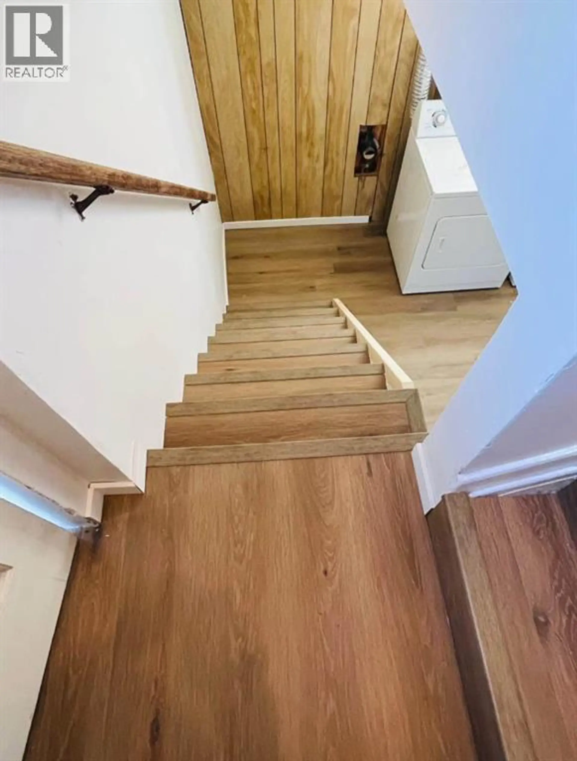 428 32 Avenue NW - Image 13