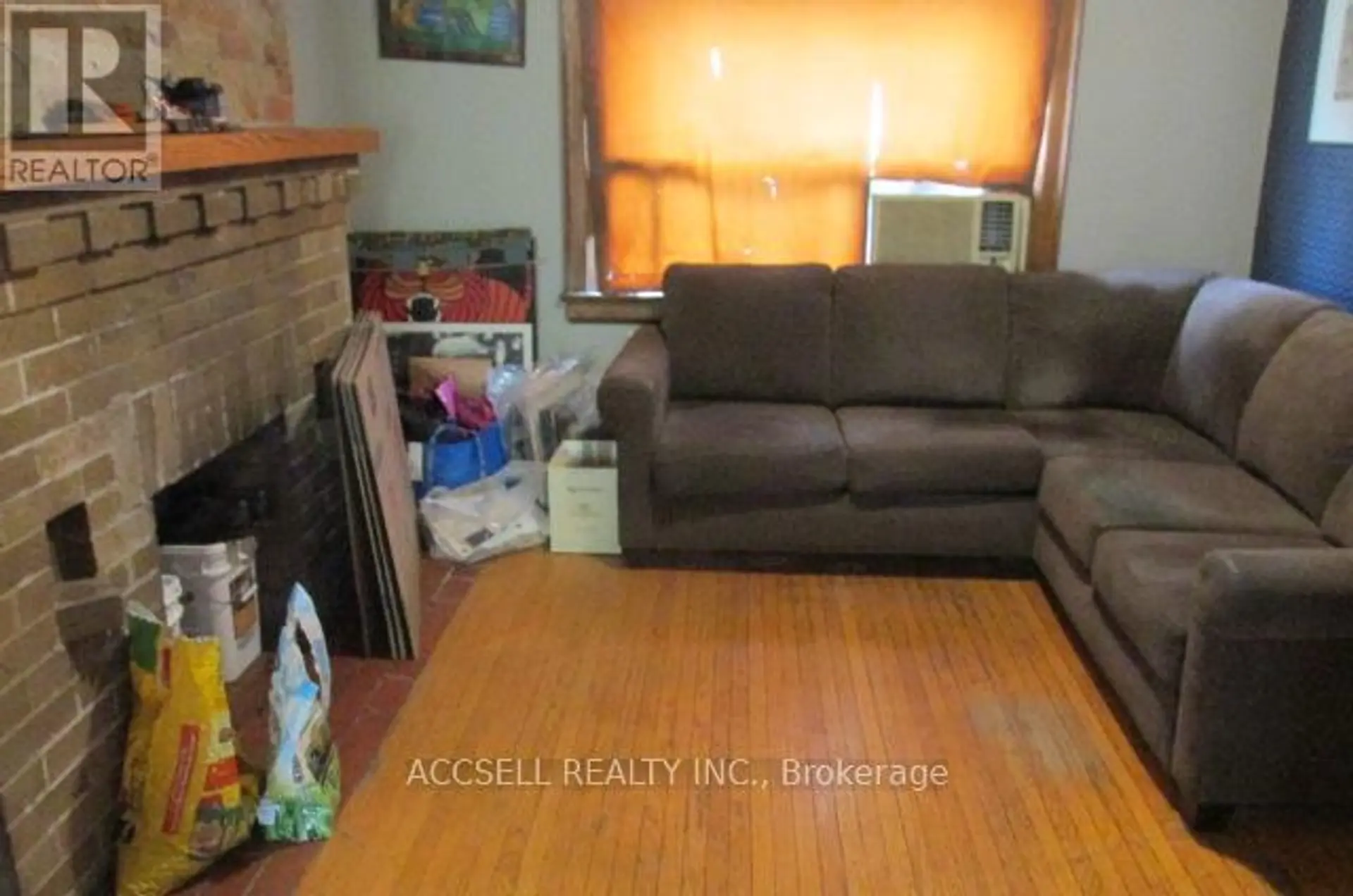 53 ARLINGTON AVENUE N - Image 4