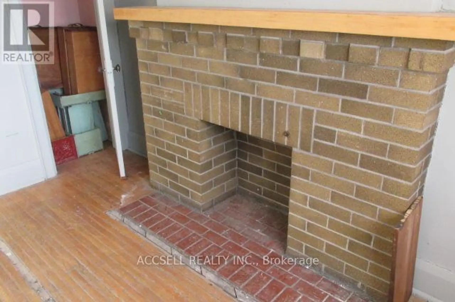 53 ARLINGTON AVENUE N - Image 8