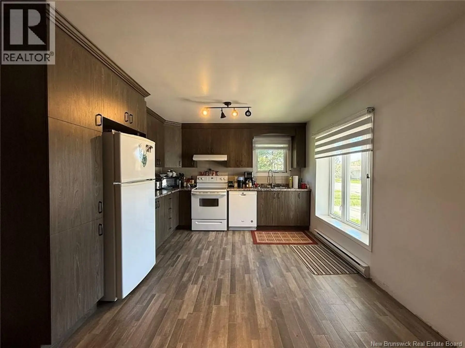 1043 Victoria Street - Image 3