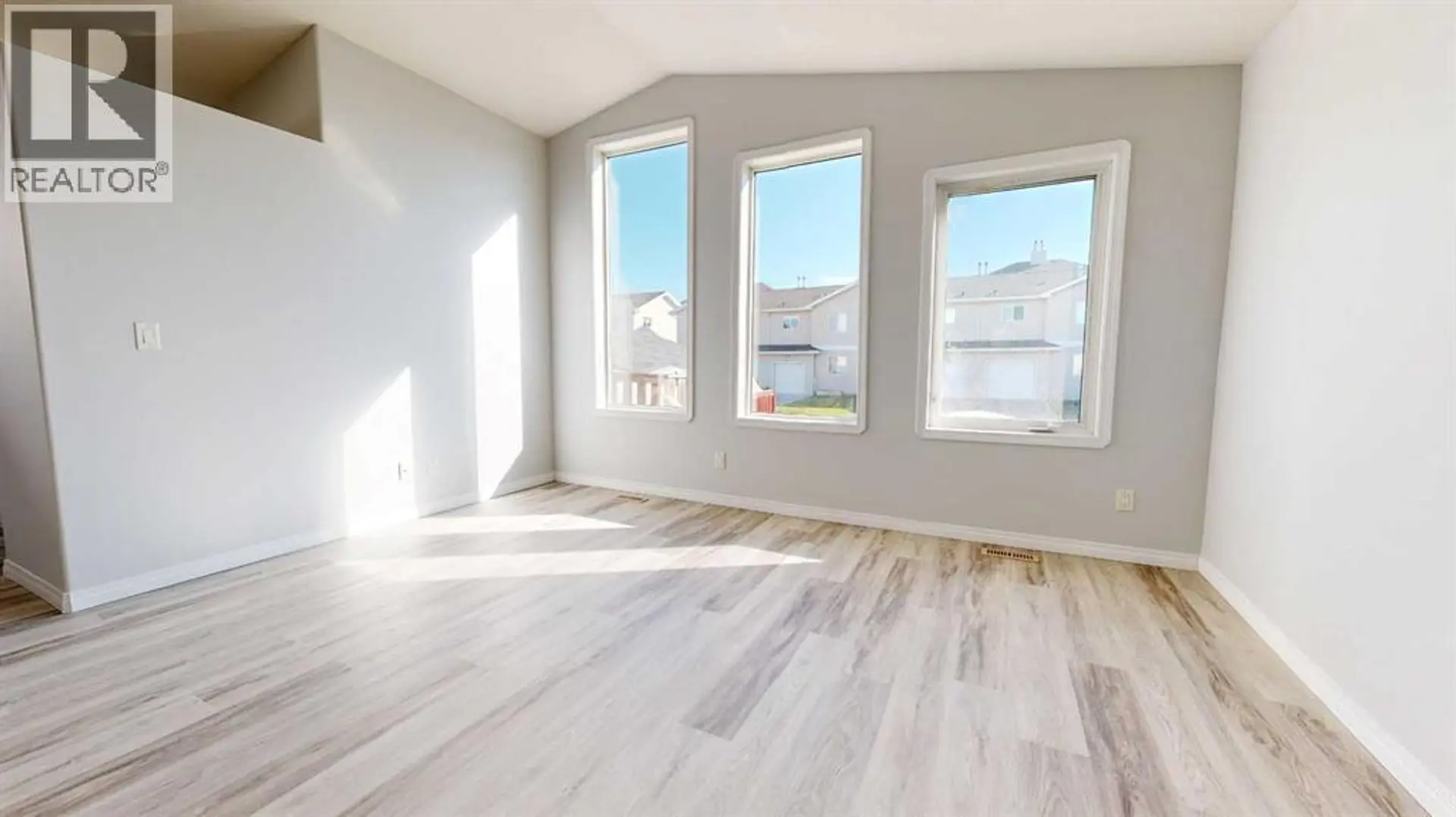 10317 Landing Drive - Image 6