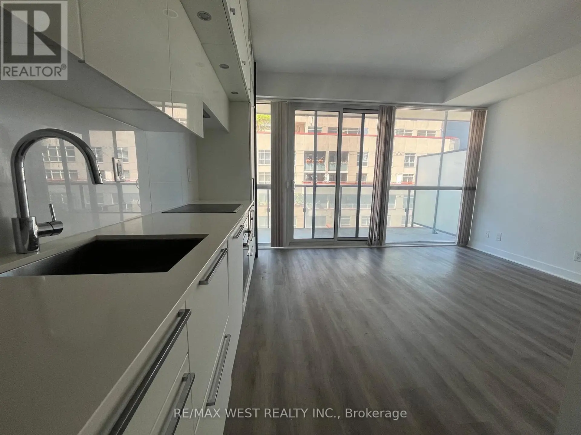 #1106 15 GRENVILLE STREET - Image 9