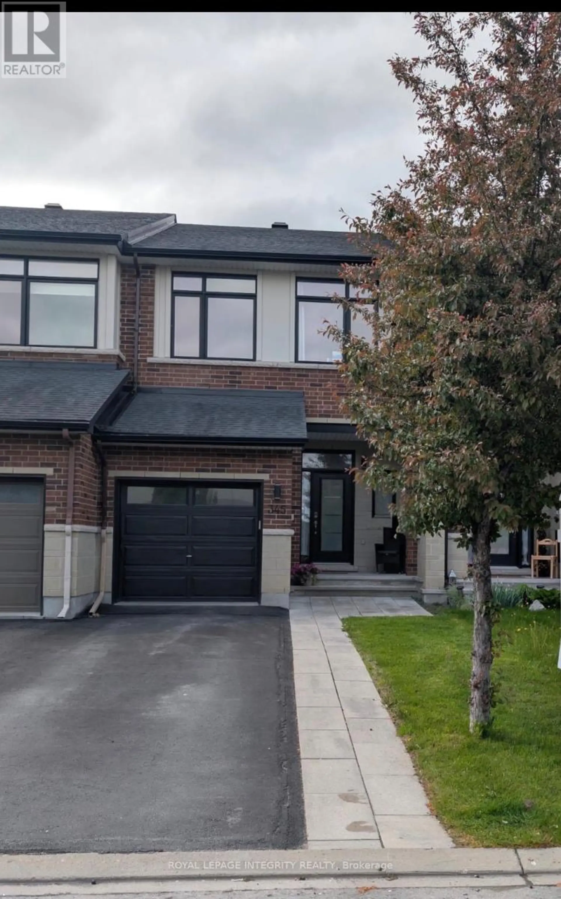 345 COOKS MILL CRESCENT - Image 1