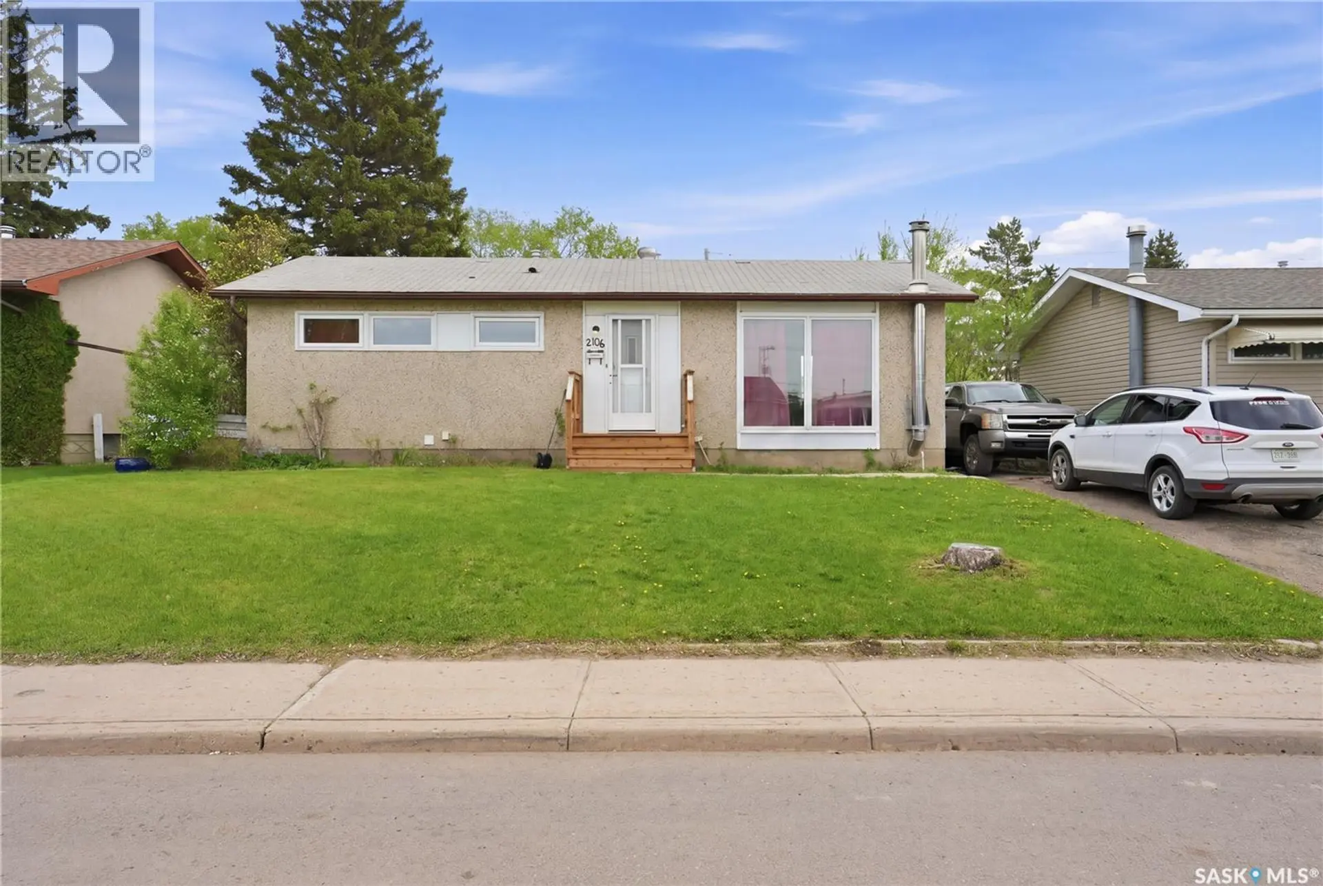 2106 101st CRESCENT - Image 1