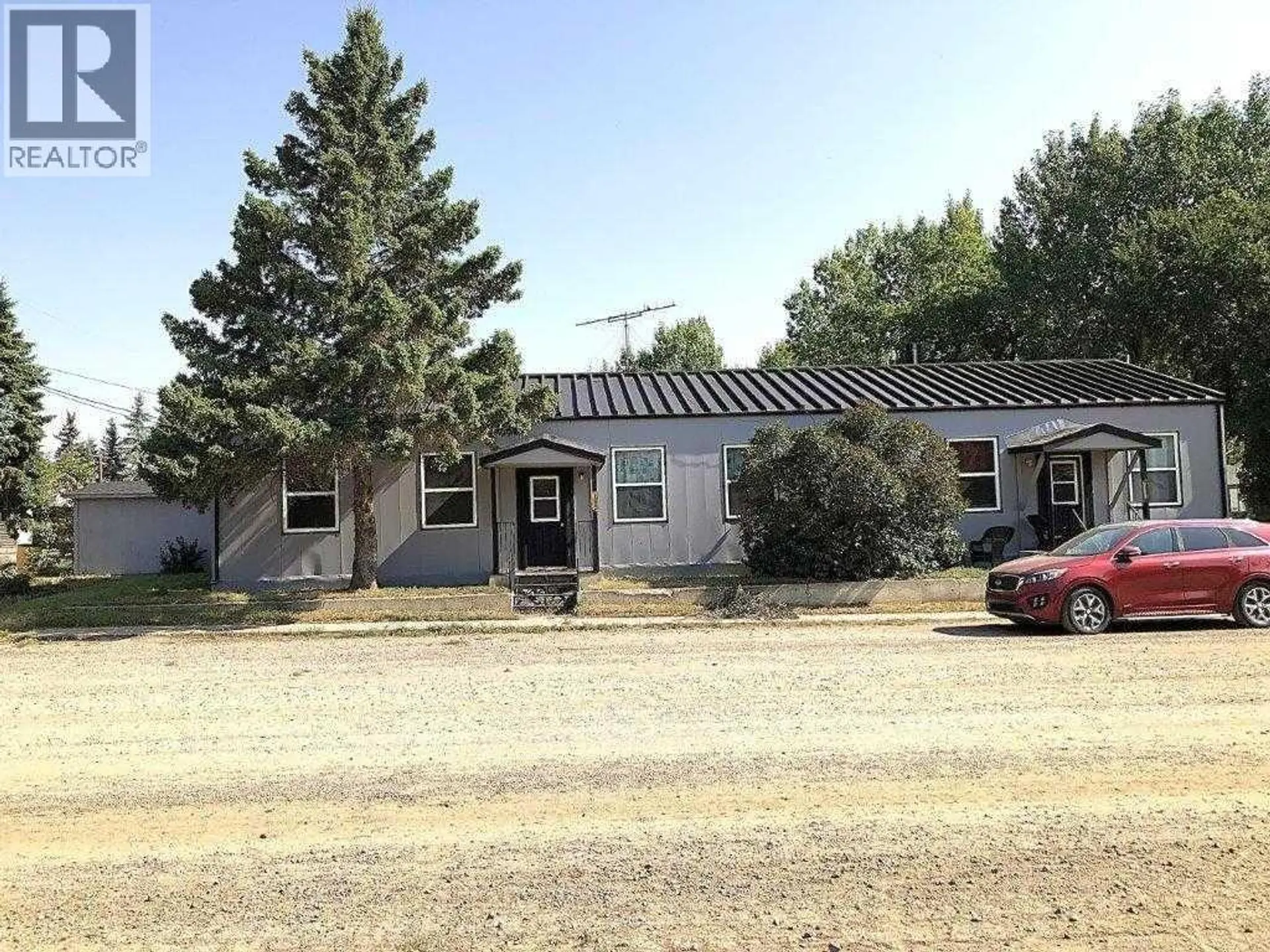Property at 139 1 Street S, Lomond, AB