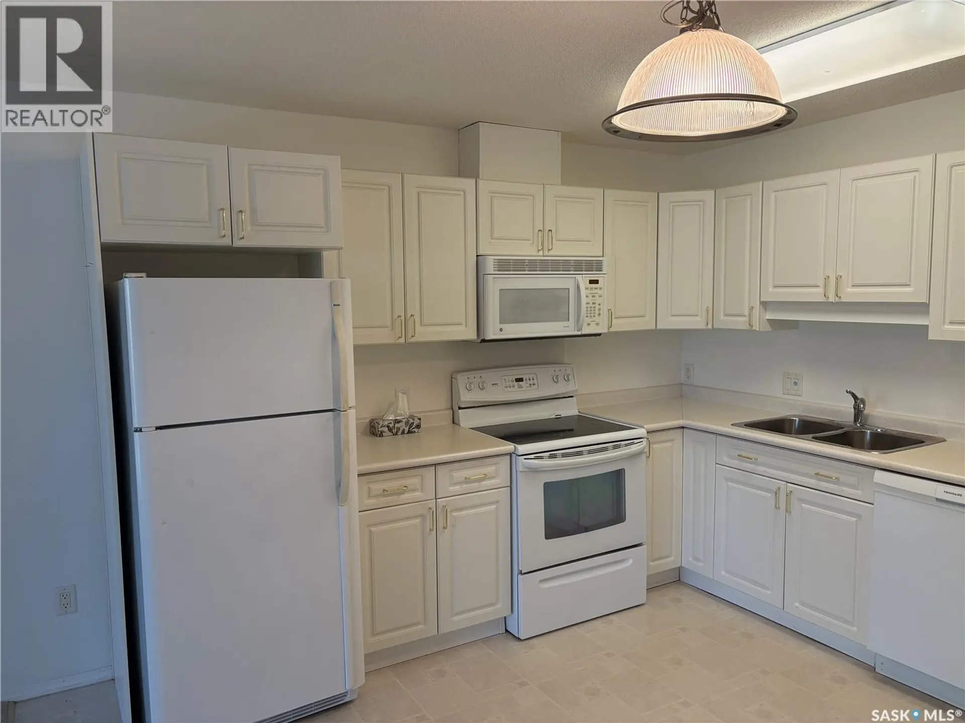 #301 1601 1st STREET - Image 4