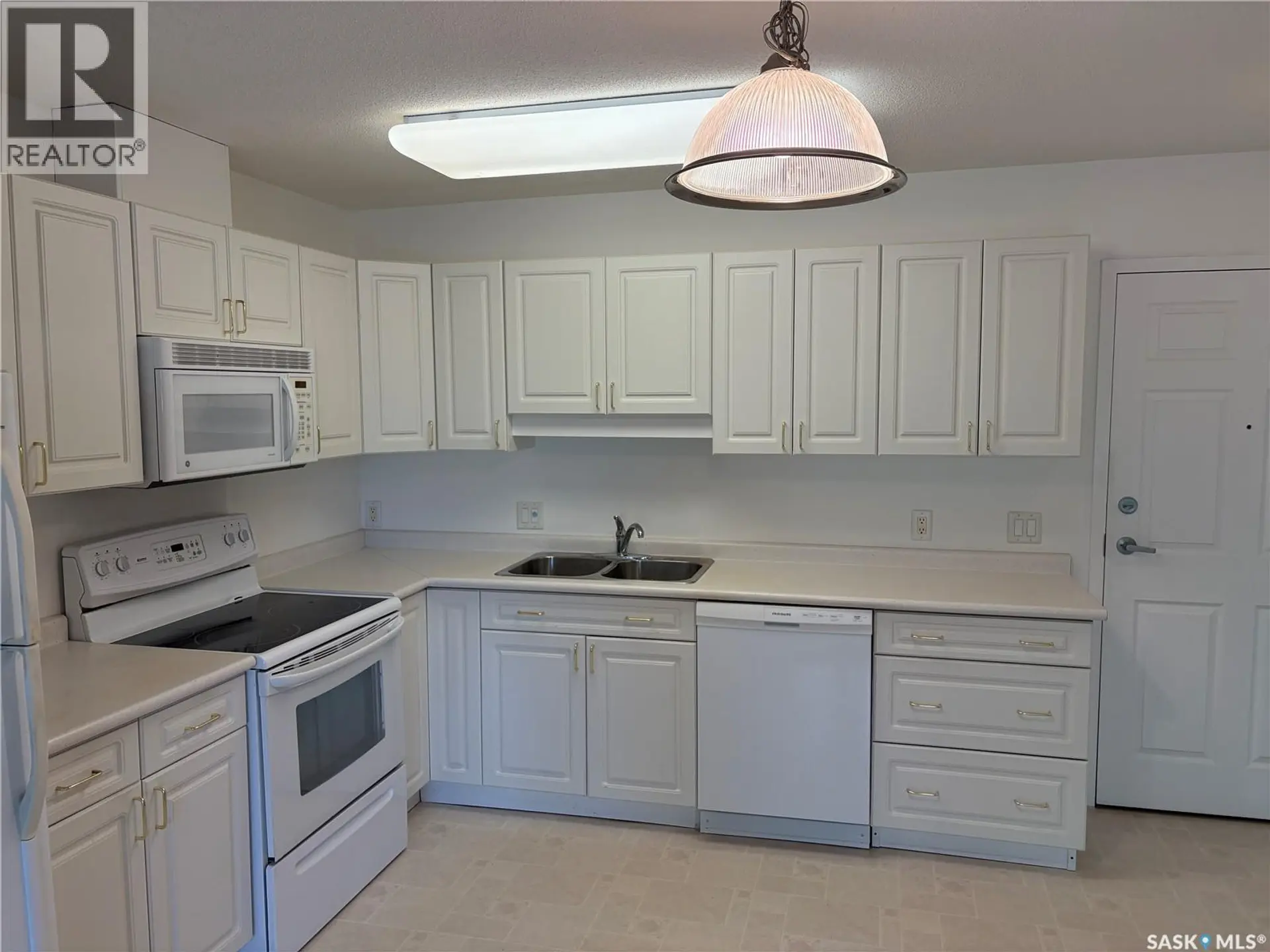 #301 1601 1st STREET - Image 7