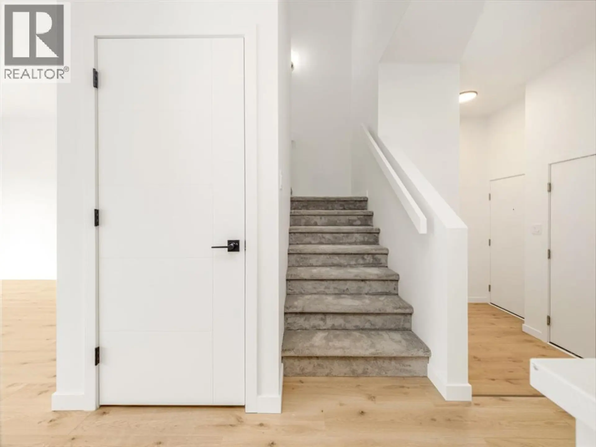 4353 25 Avenue S - Image 9