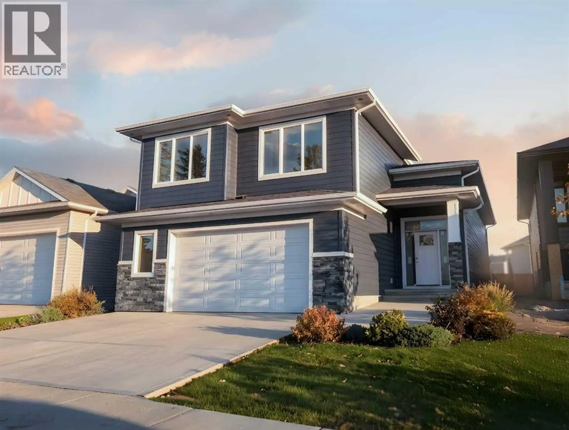 635 Sixmile Crescent S - Image 1