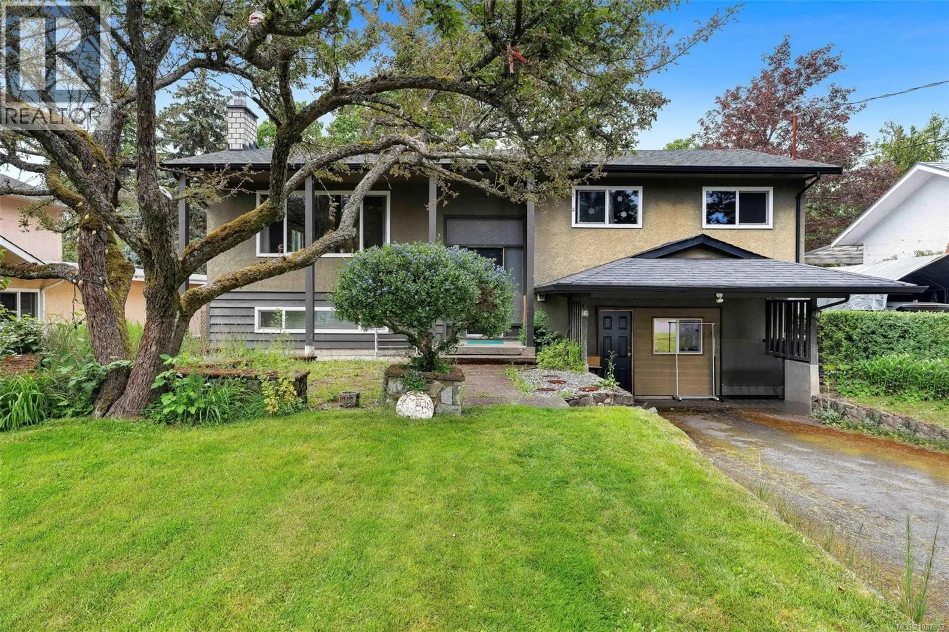 Property at 3958 Emerald Pl, Saanich, BC