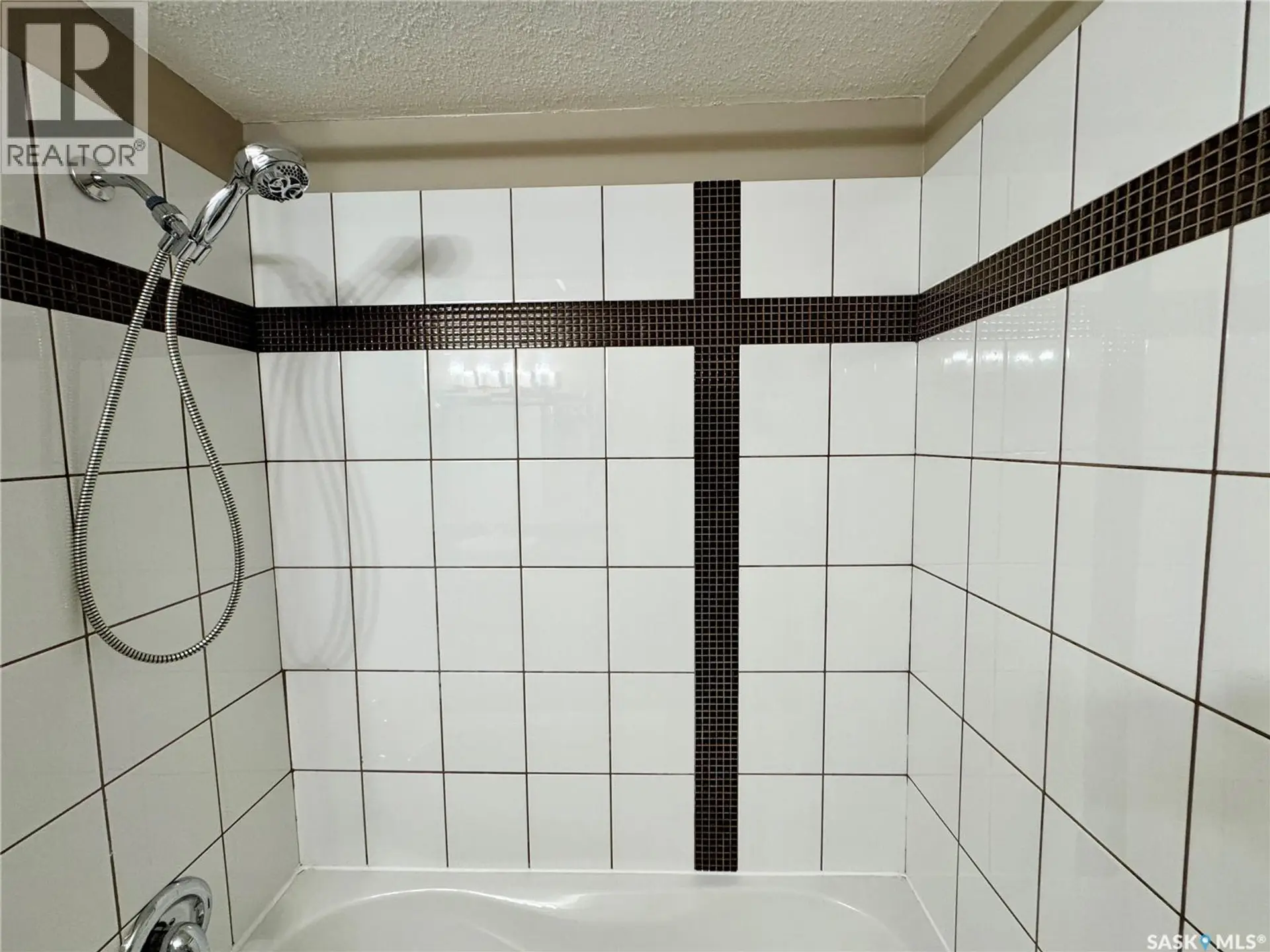 #7 2121 Rae STREET - Image 12