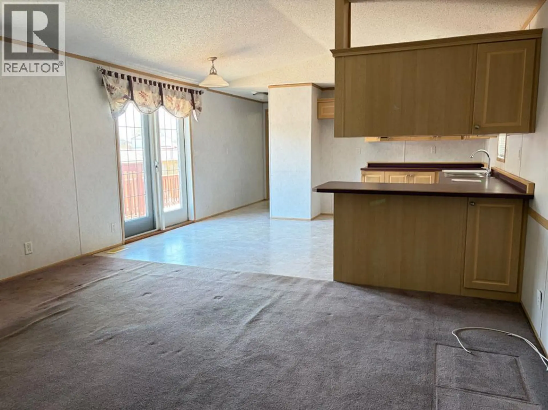 300 Grandview Crescent - Image 8