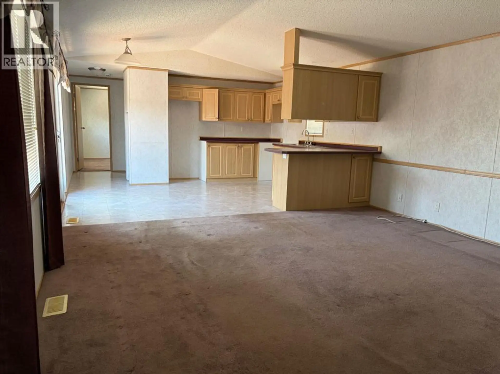 300 Grandview Crescent - Image 4