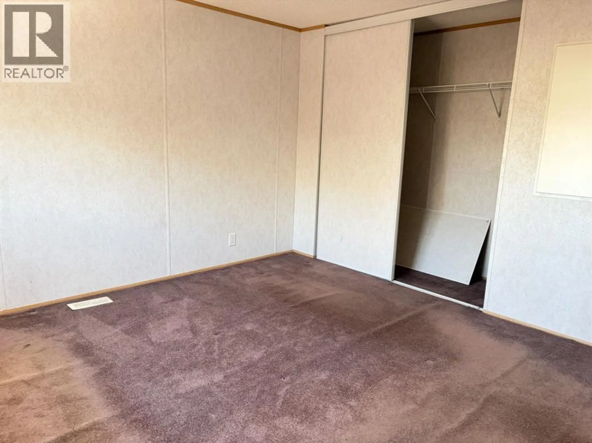 300 Grandview Crescent - Image 13