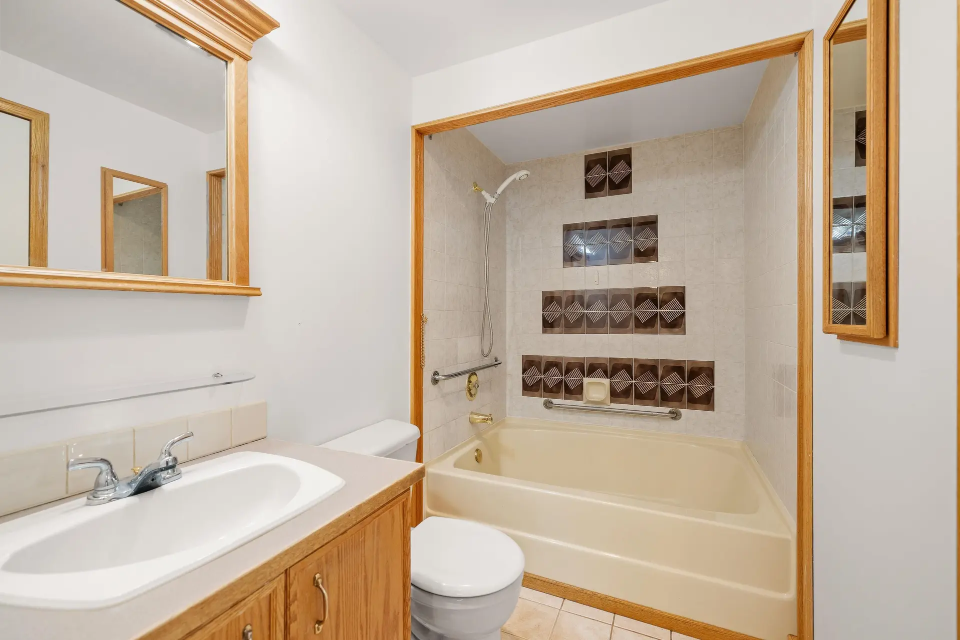 #309 1855 Nelson Street - Image 17