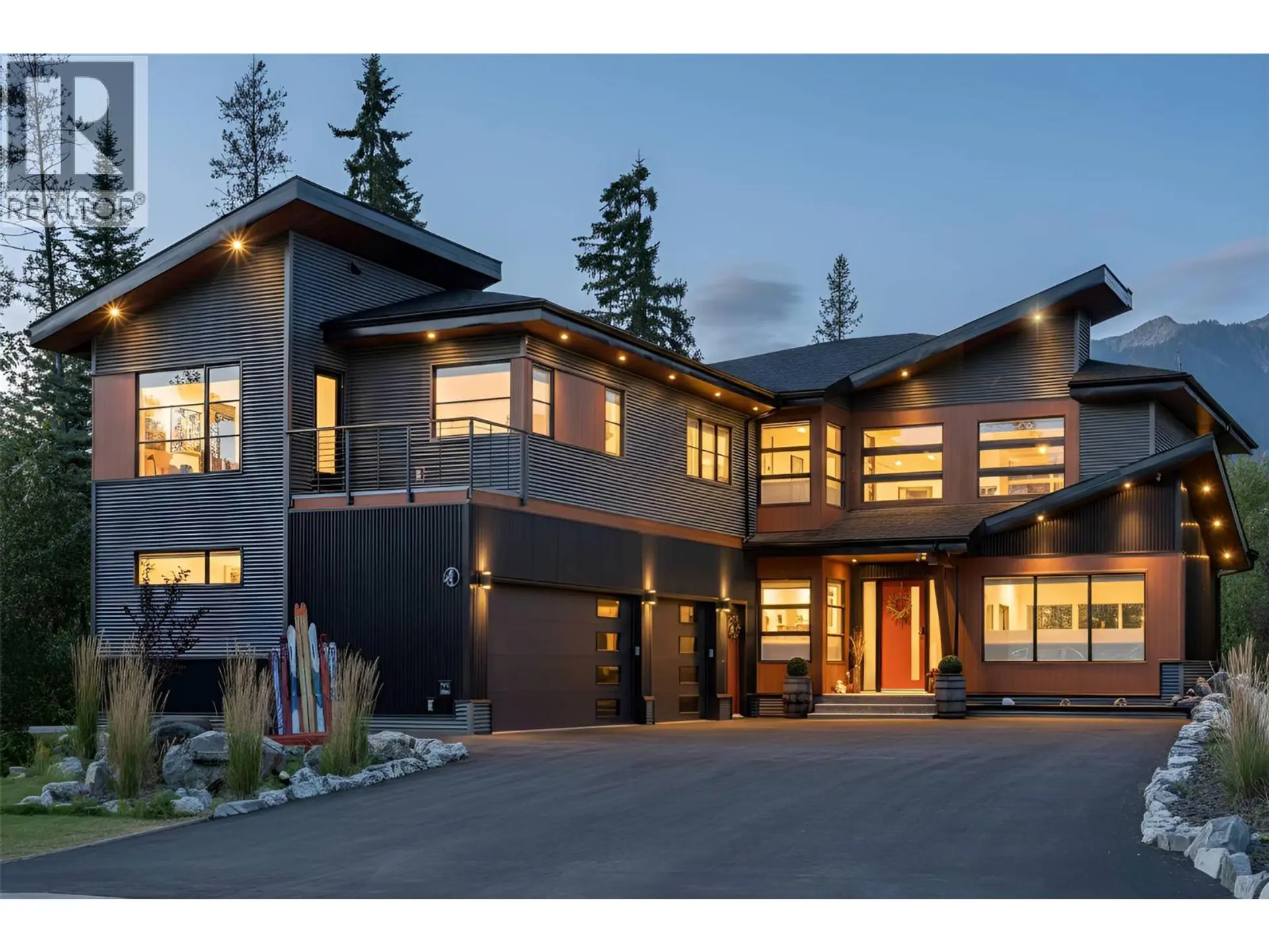 Property at 4 SUNSET Lane, Fernie, BC