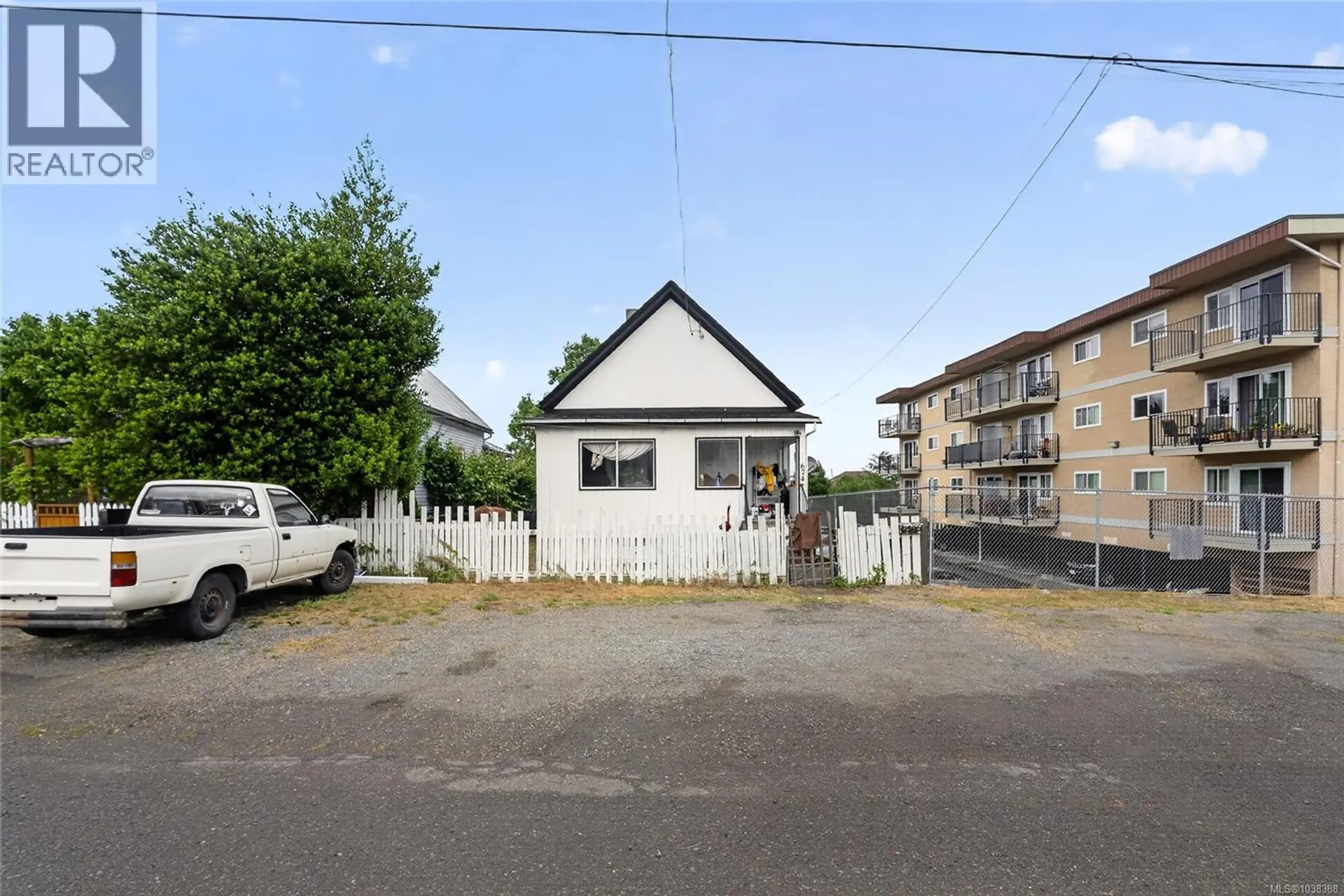 674 Farquhar St - Image 1