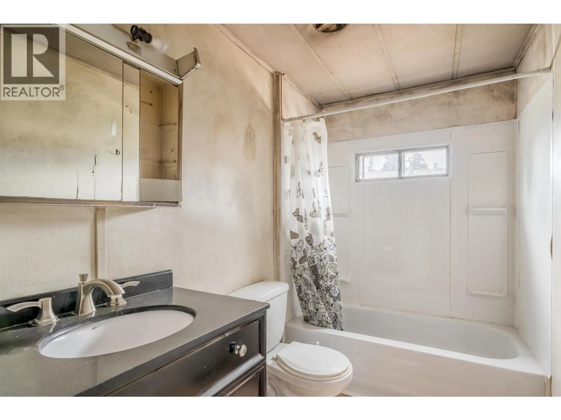 4807 CLARKE AVENUE - Image 11