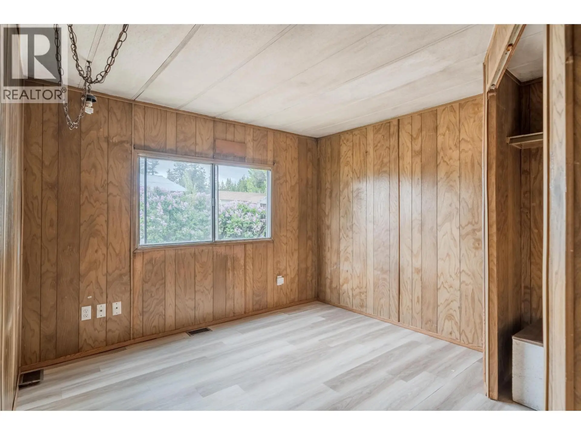 4807 CLARKE AVENUE - Image 12