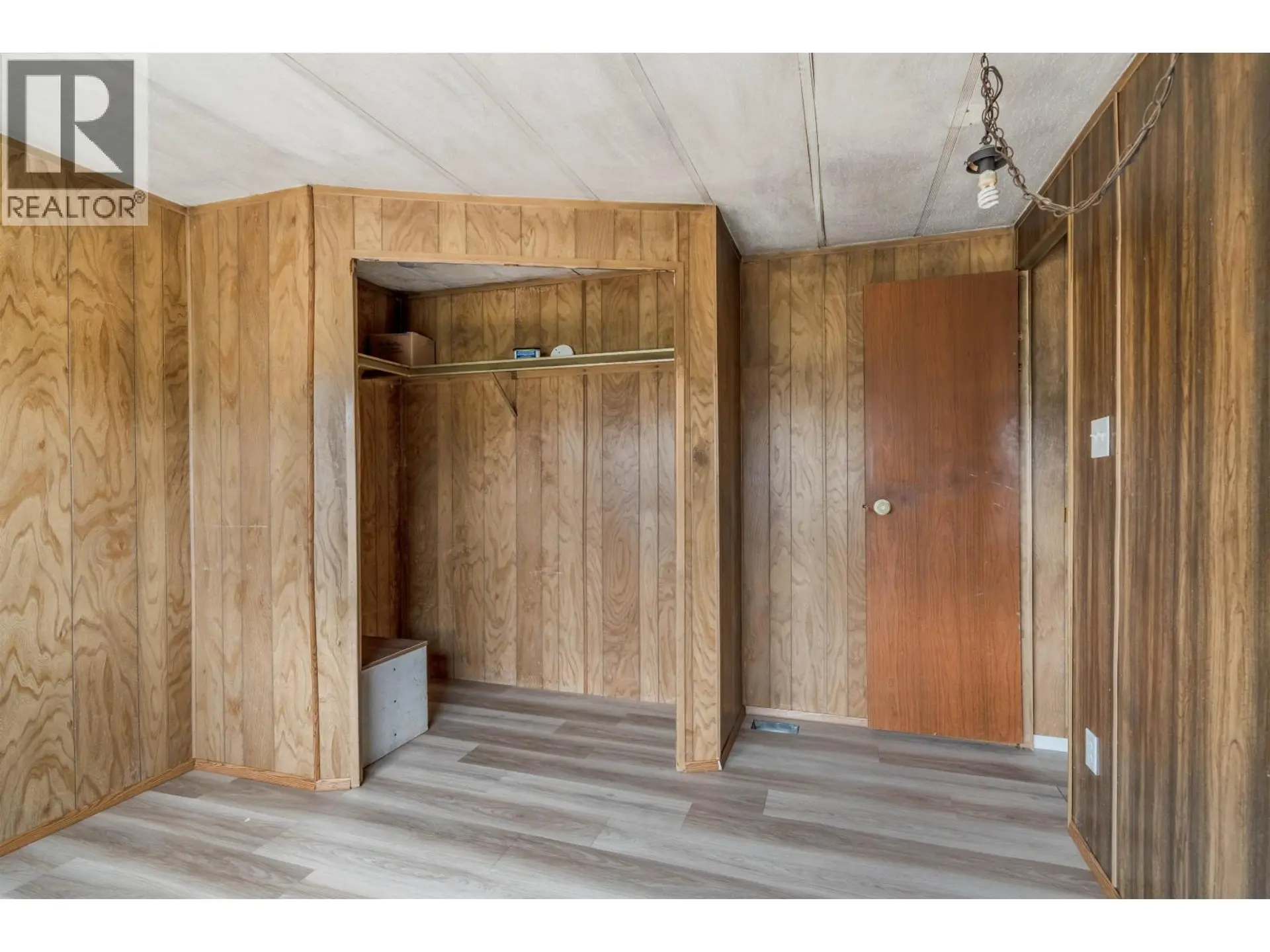 4807 CLARKE AVENUE - Image 13