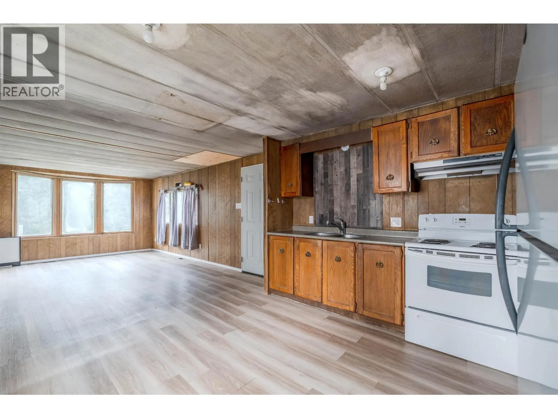 4807 CLARKE AVENUE - Image 9