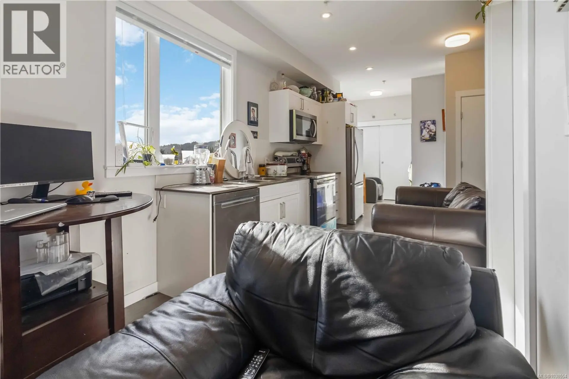 #602 868 Orono Ave - Image 9