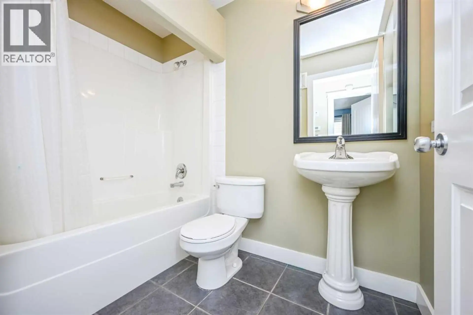 8821 113 Avenue - Image 14