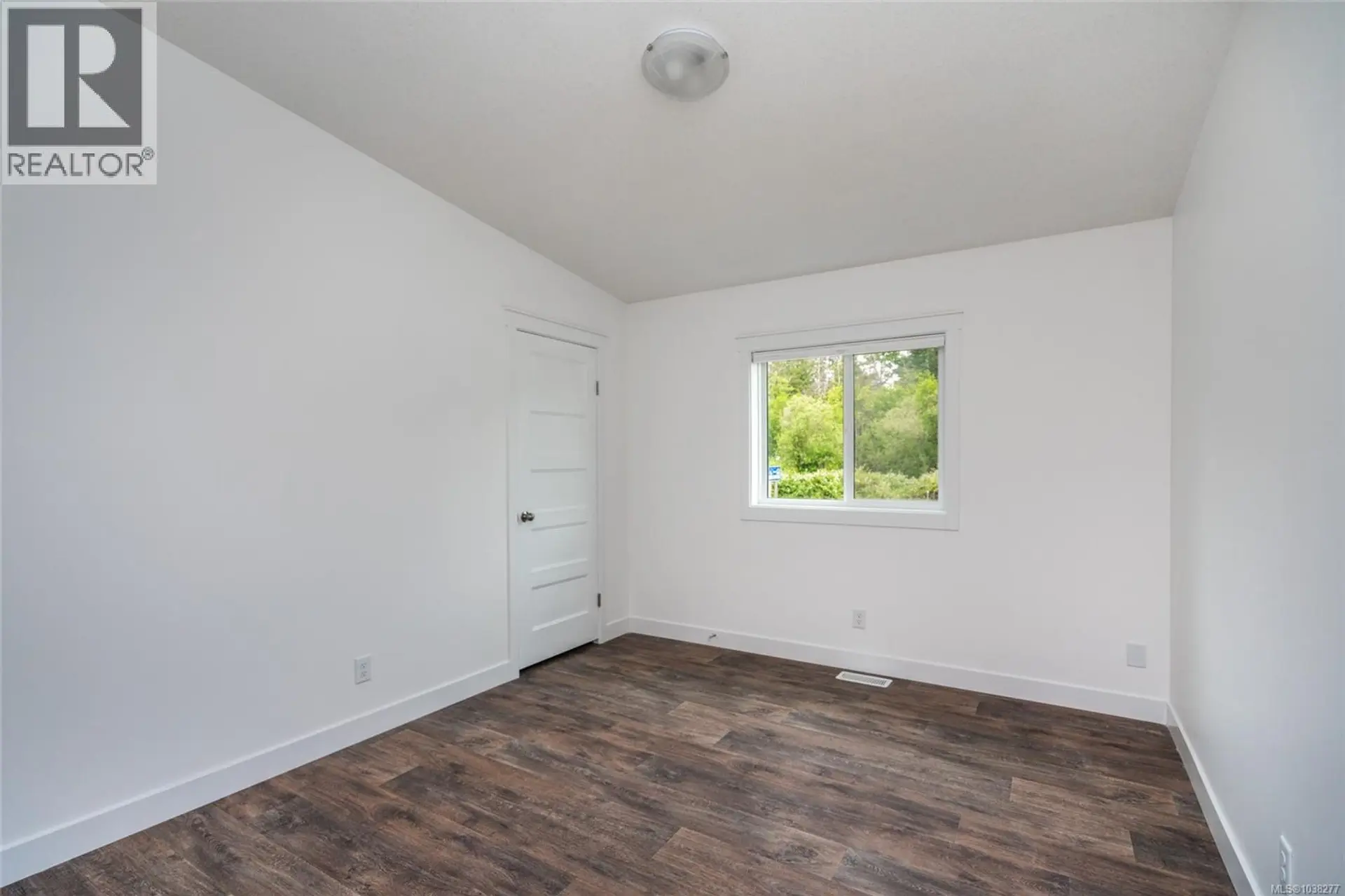 #3 731 Marine Dr - Image 12