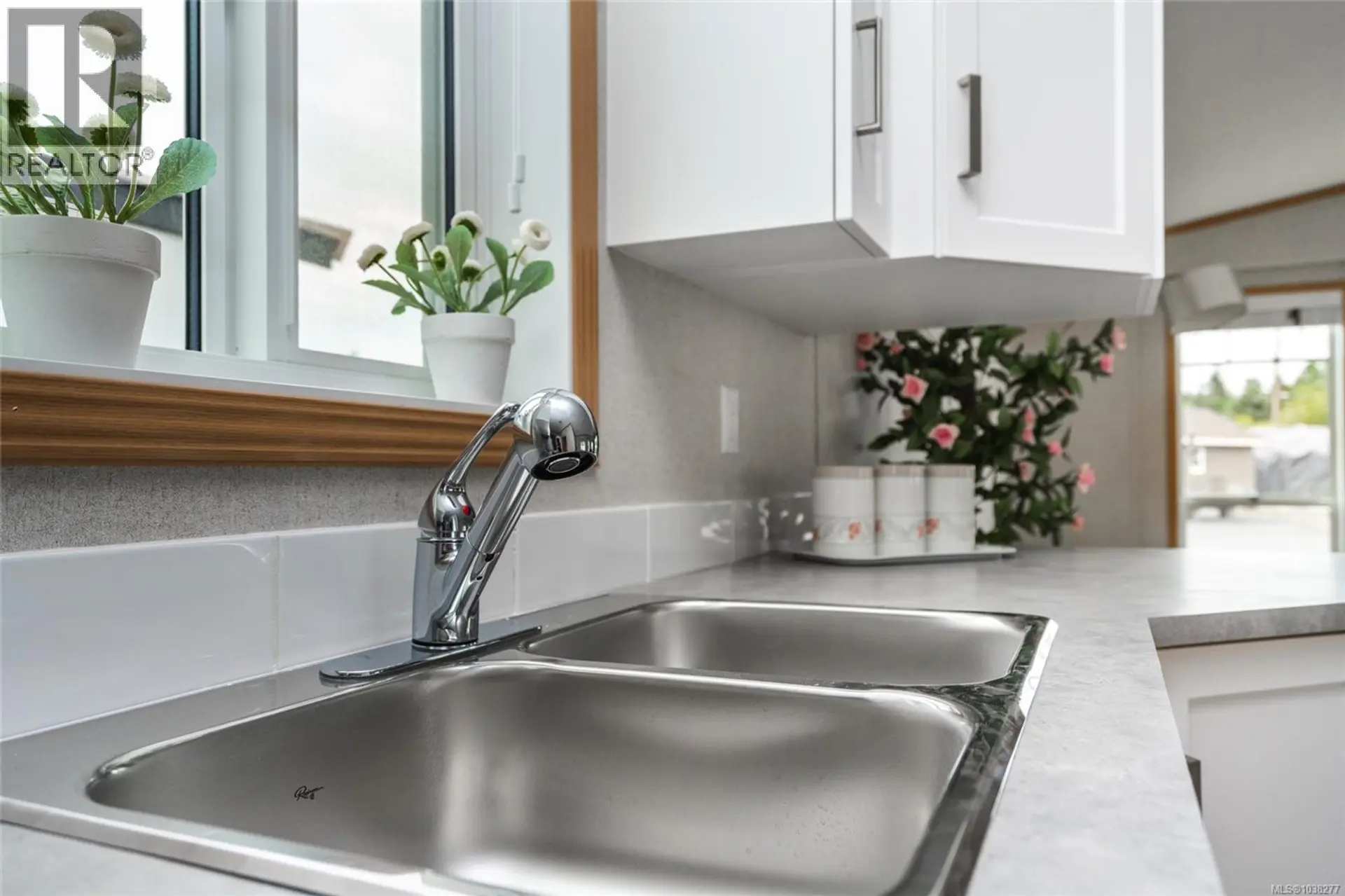 #3 731 Marine Dr - Image 7