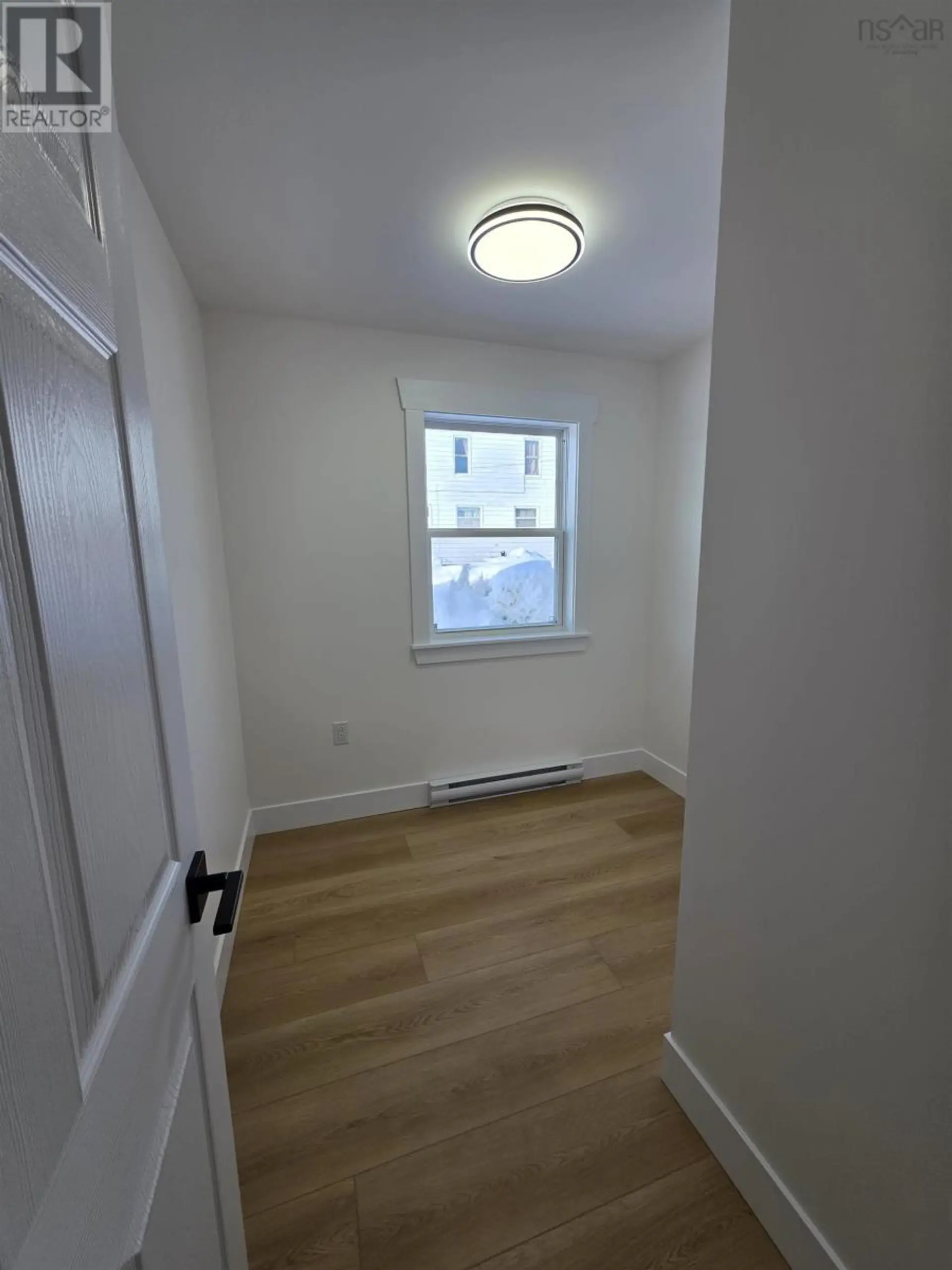 6 South Street - Image 13