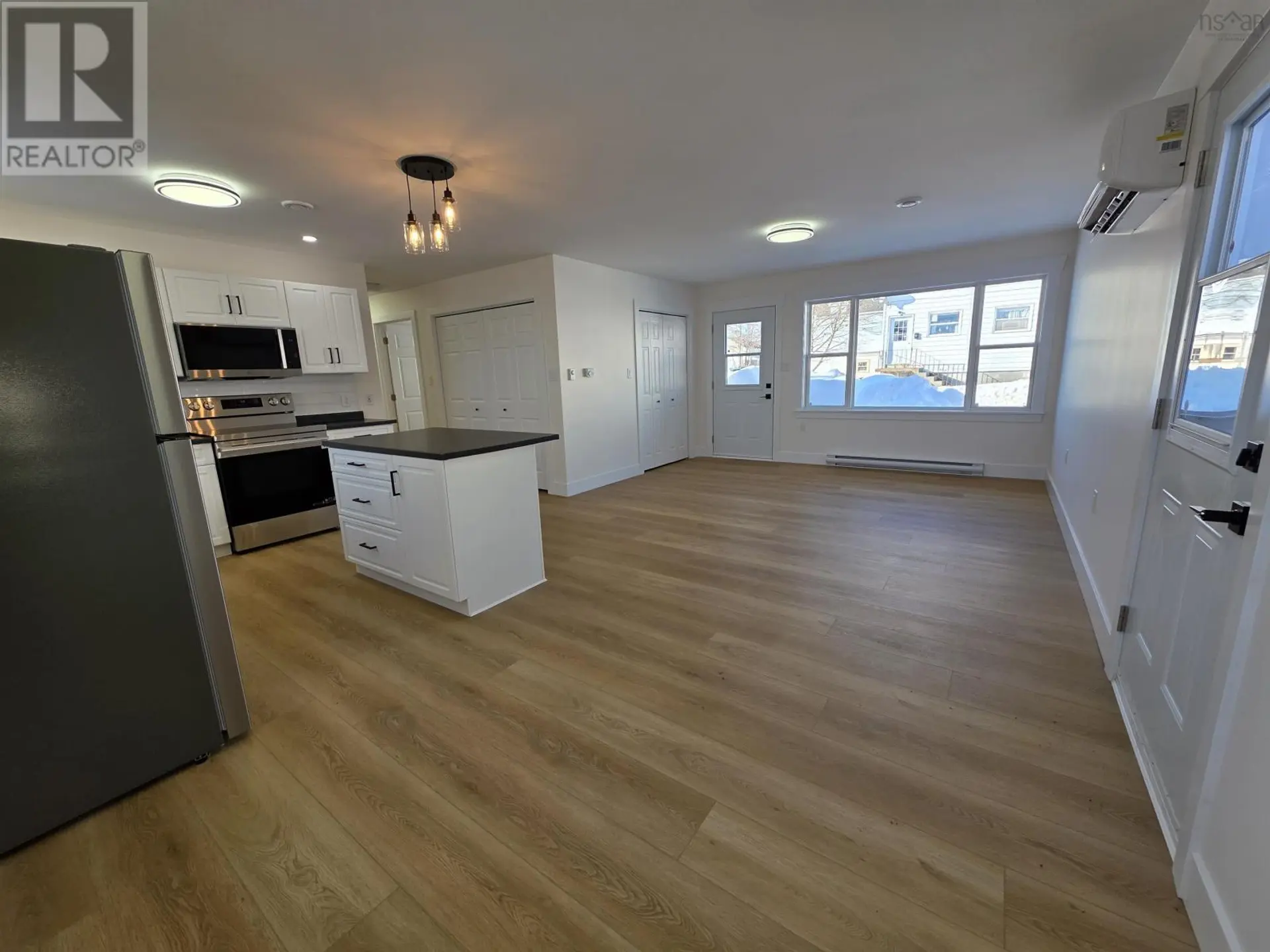 6 South Street - Image 6