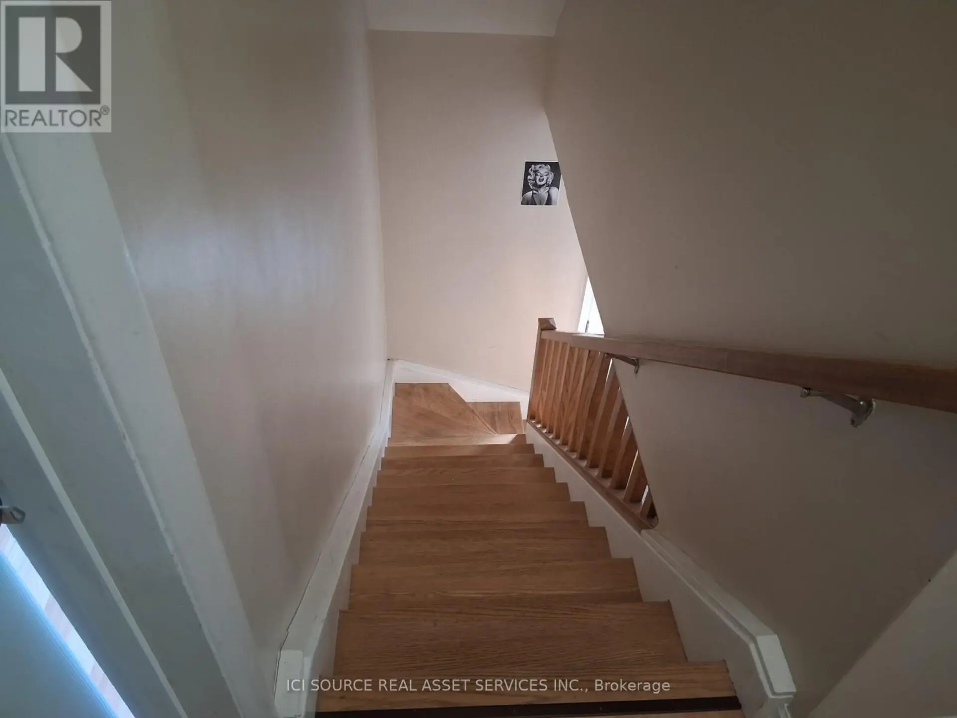11 ELLINGTON DRIVE - Image 2