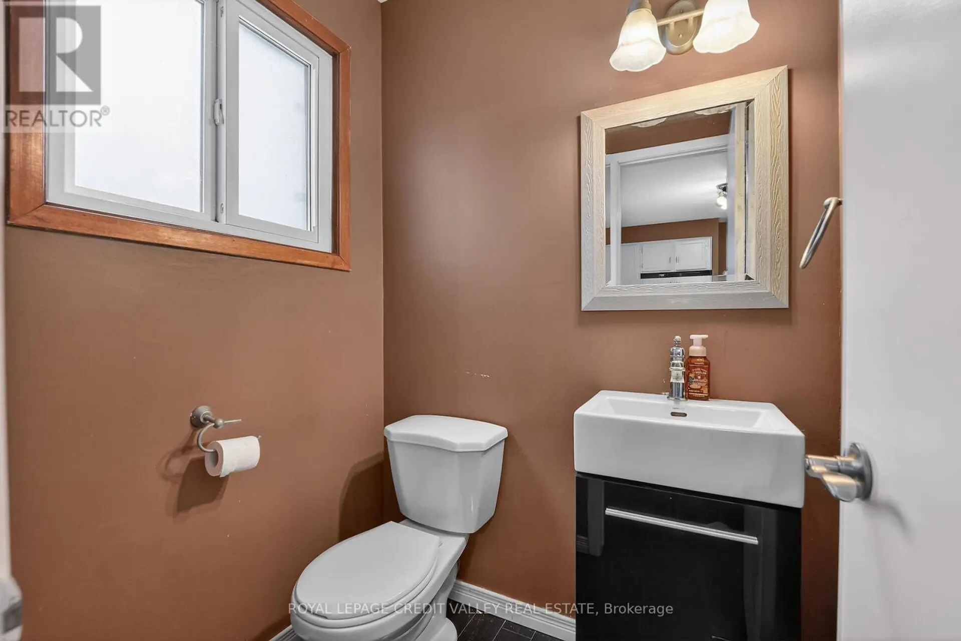 20 NOTTINGHAM COURT - Image 6