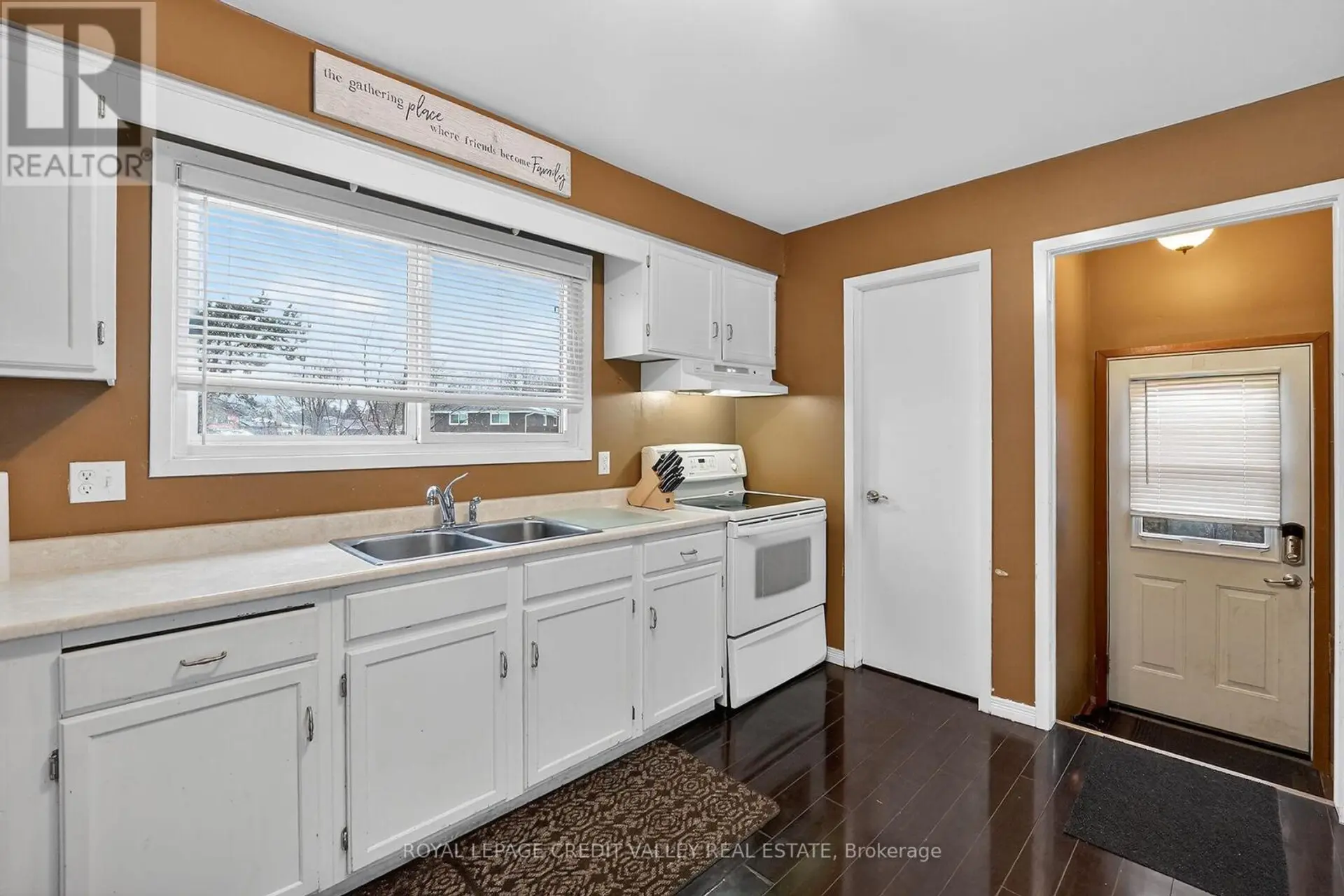 20 NOTTINGHAM COURT - Image 3