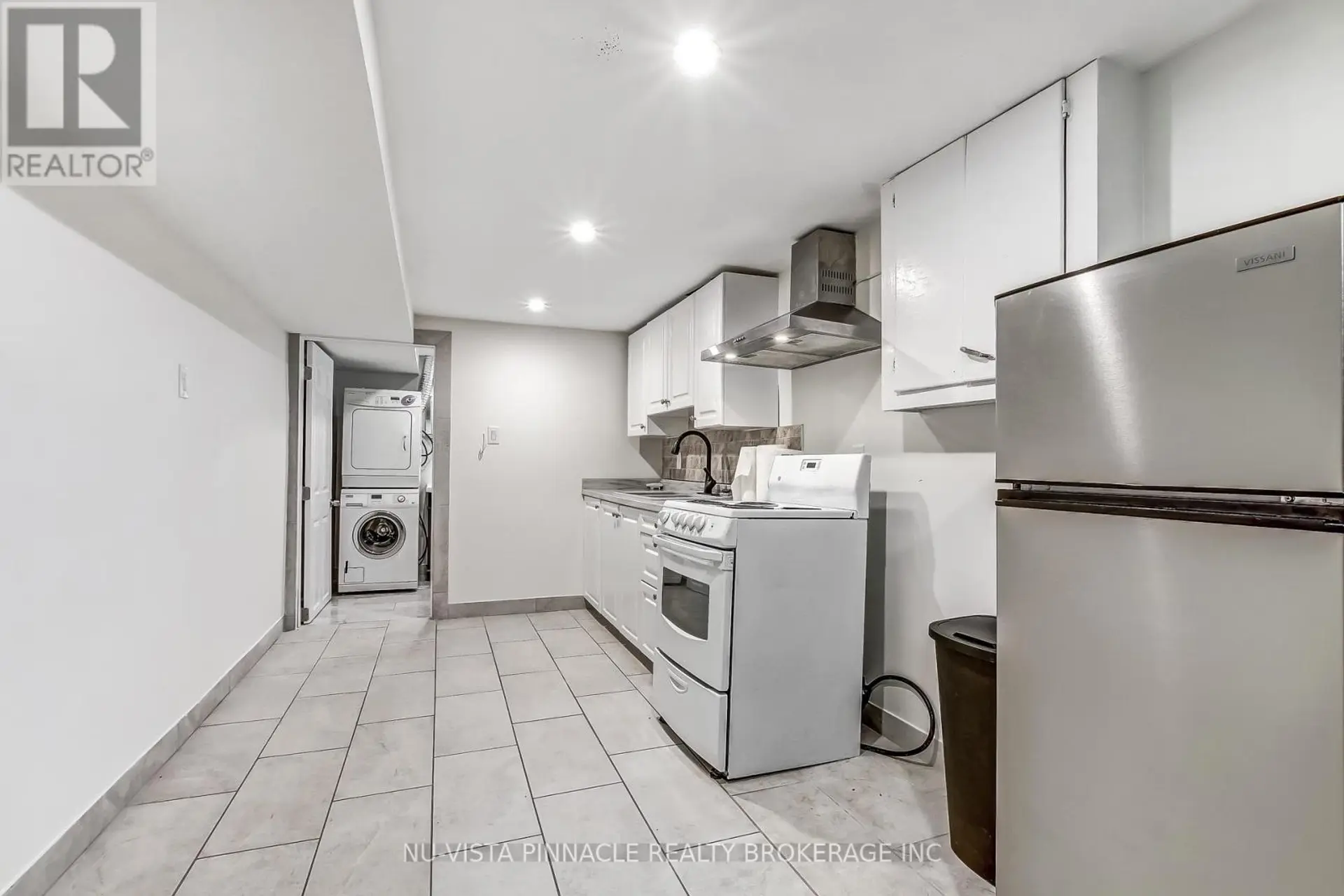 727 QUEENS AVENUE - Image 11
