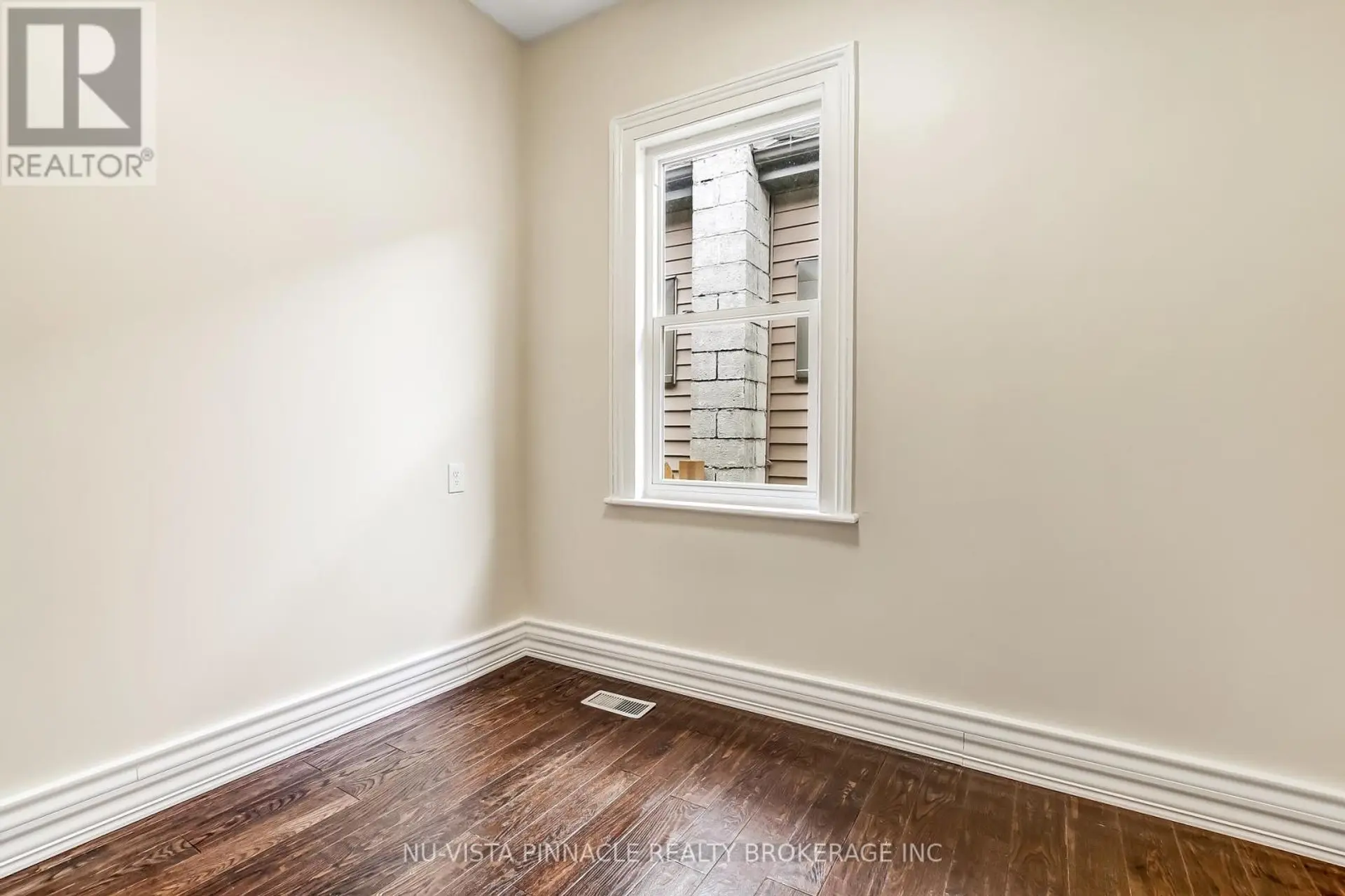 727 QUEENS AVENUE - Image 4