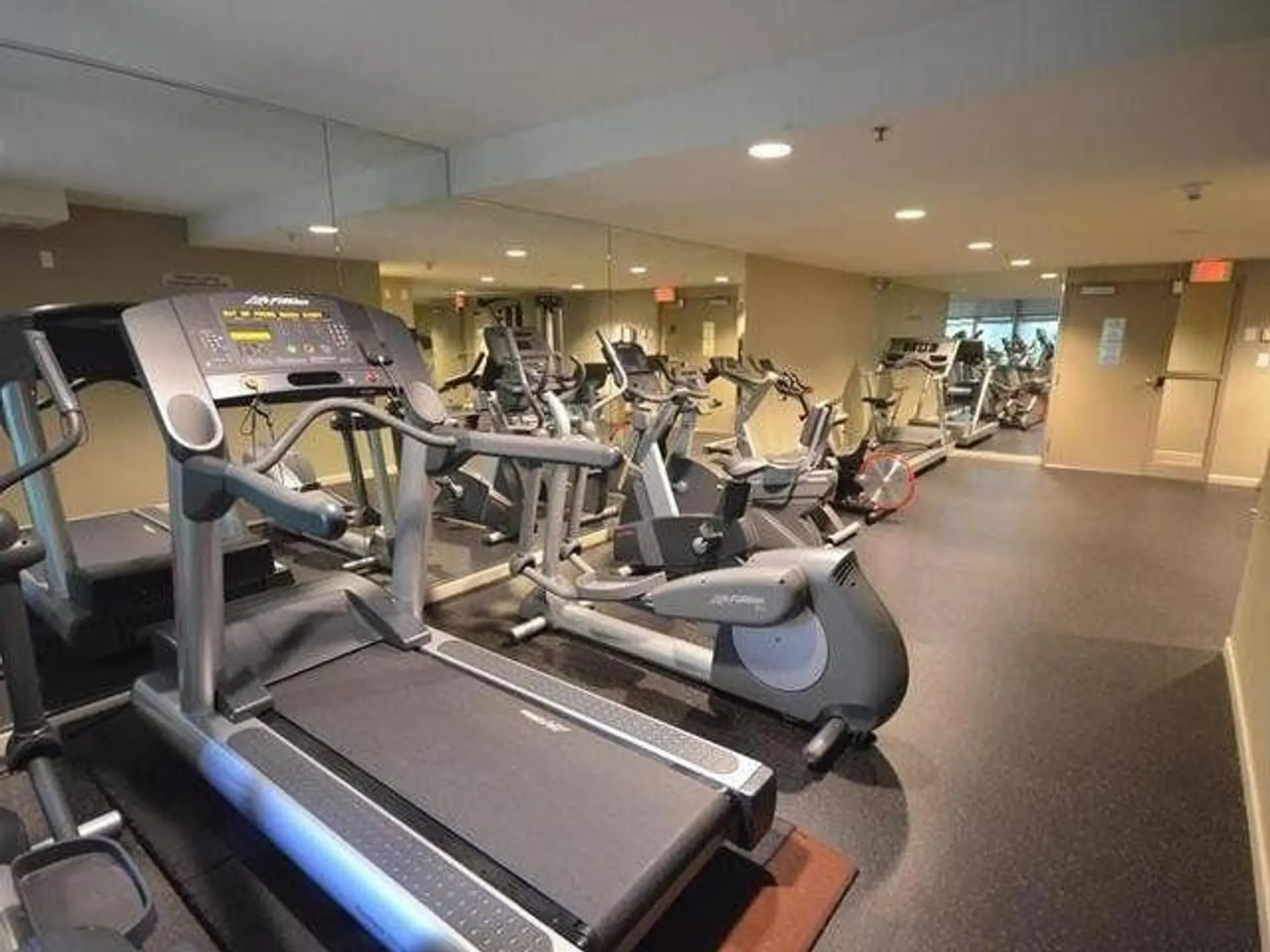 #210 9232 University Crescent - Image 16