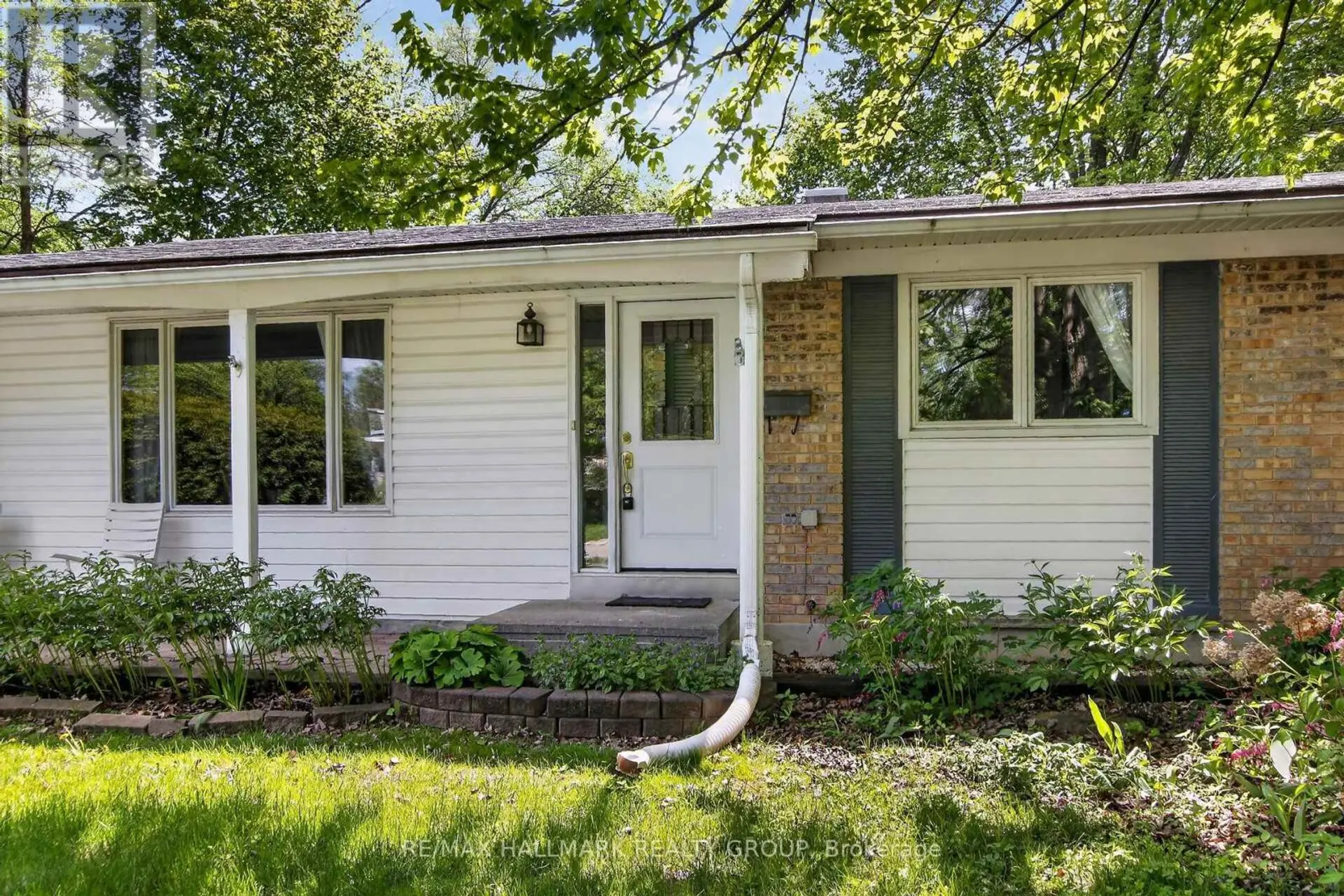 41 PARKMOUNT CRESCENT - Image 2