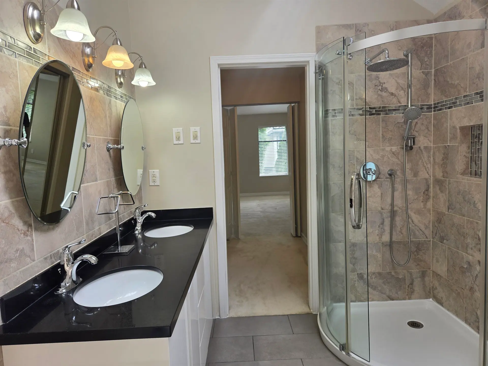 9224 Evancio Crescent - Image 11