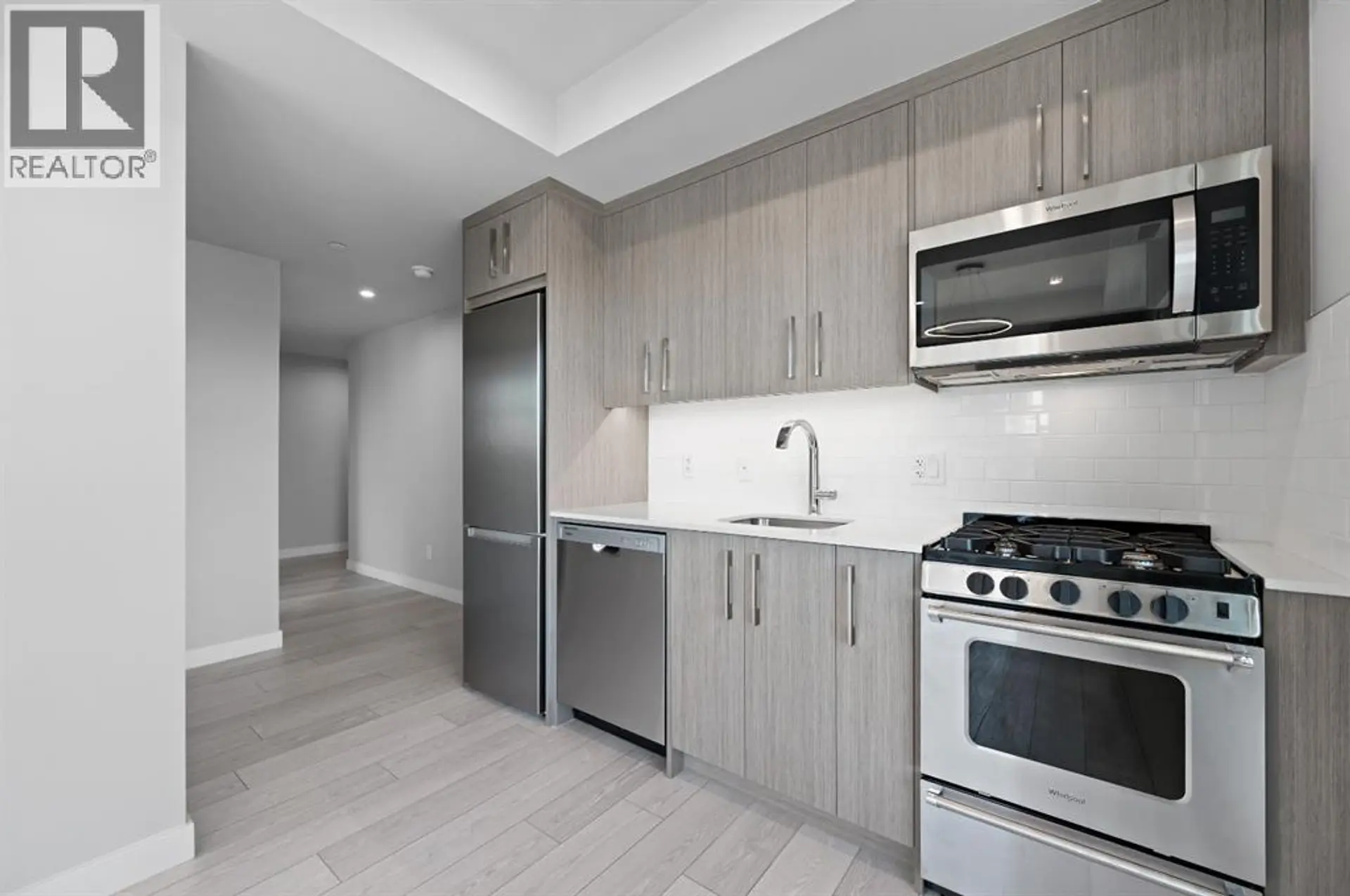 #841 110 18A Street NW - Image 4