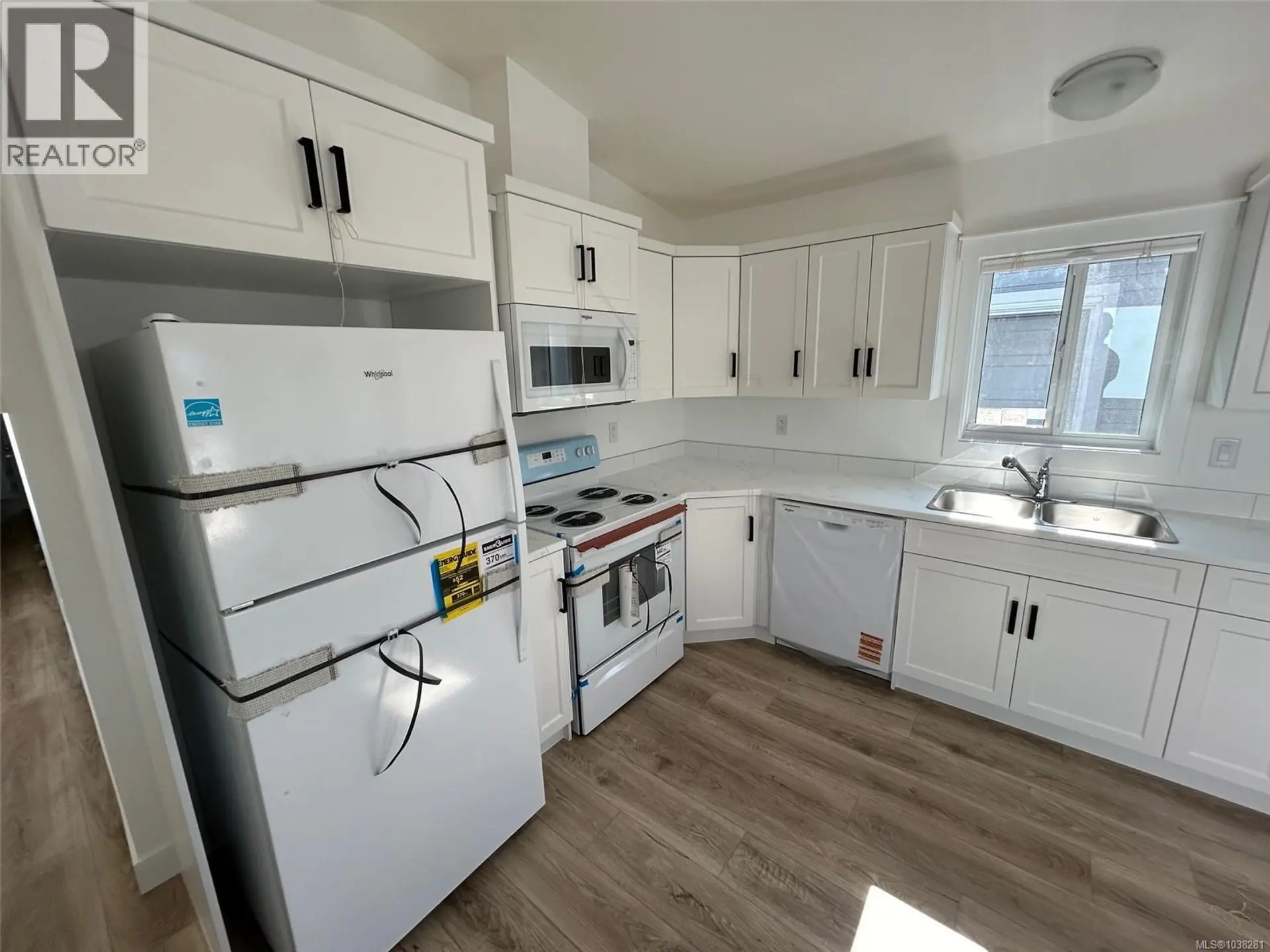 #9 731 Marine Dr - Image 4