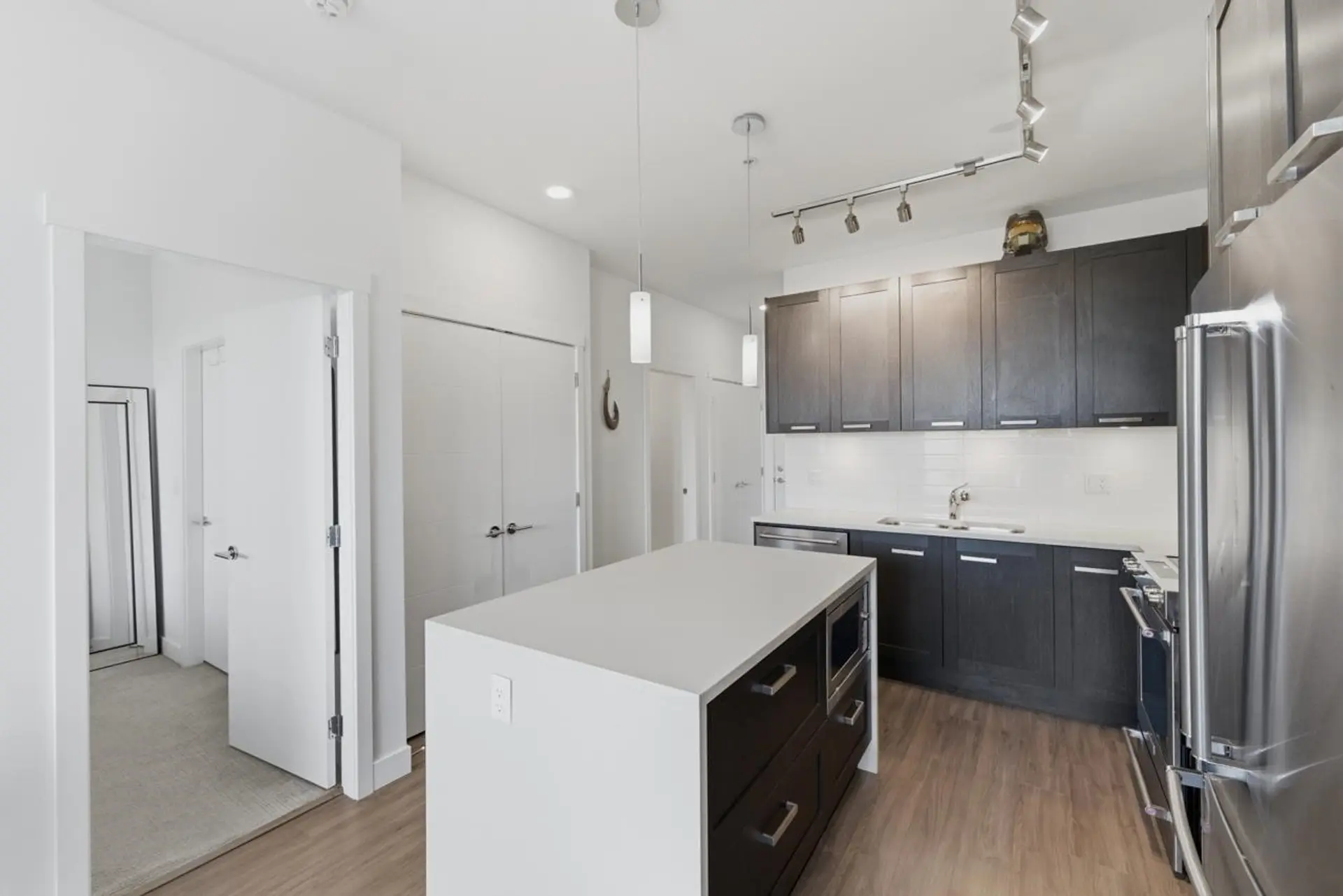 #511 5638 201a Street - Image 8