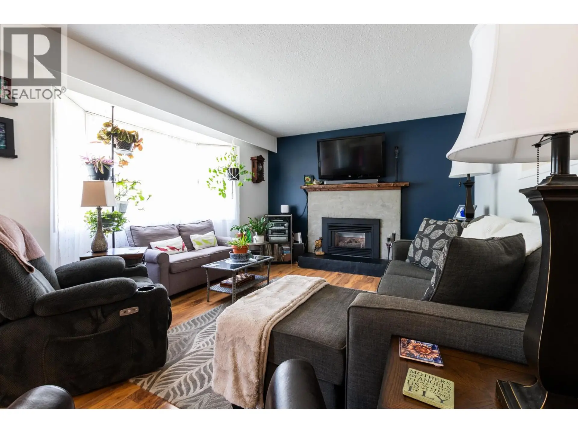 3091 SPRUCE STREET - Image 2