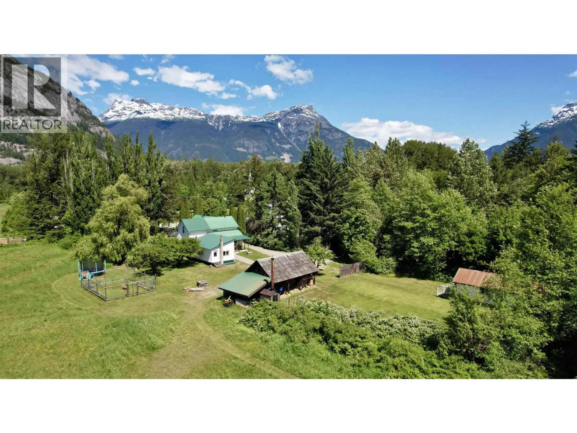 Property at 1867 MACKENZIE 20 HIGHWAY, Hagensborg, BC