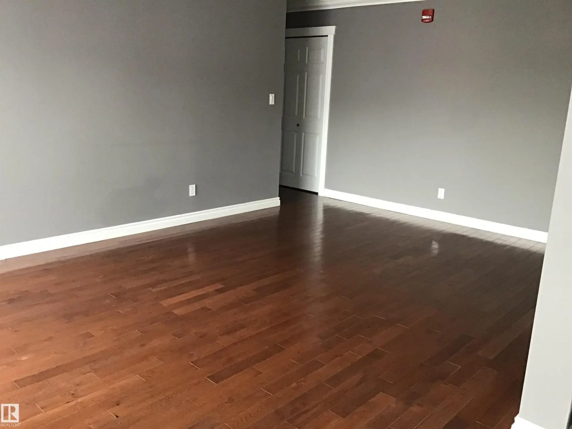 #402 10625 83 AV NW - Image 11